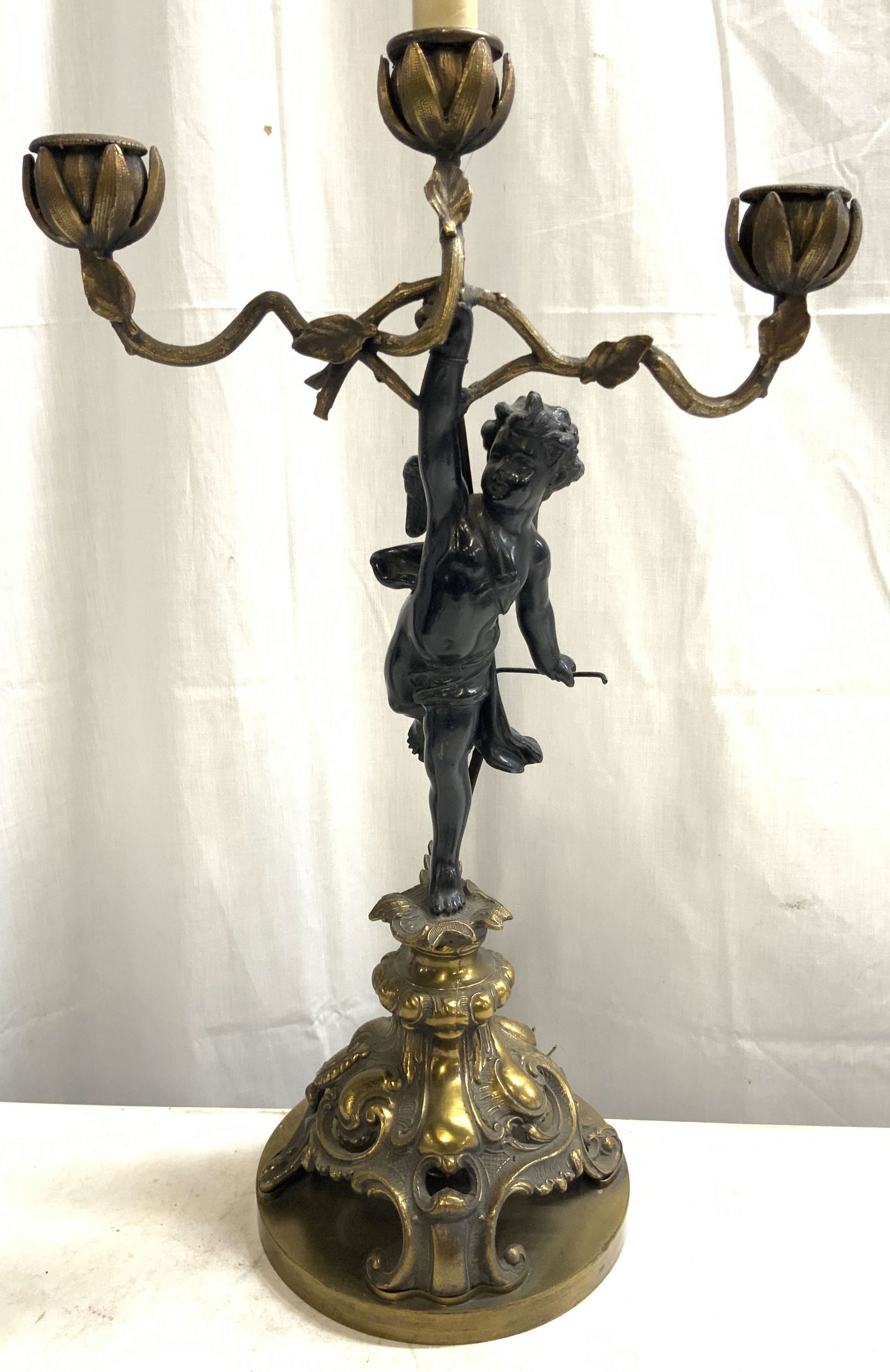 Vtg French Neoclassical Gilt Metal Cherub Tbl Lamp (1 of 8)
