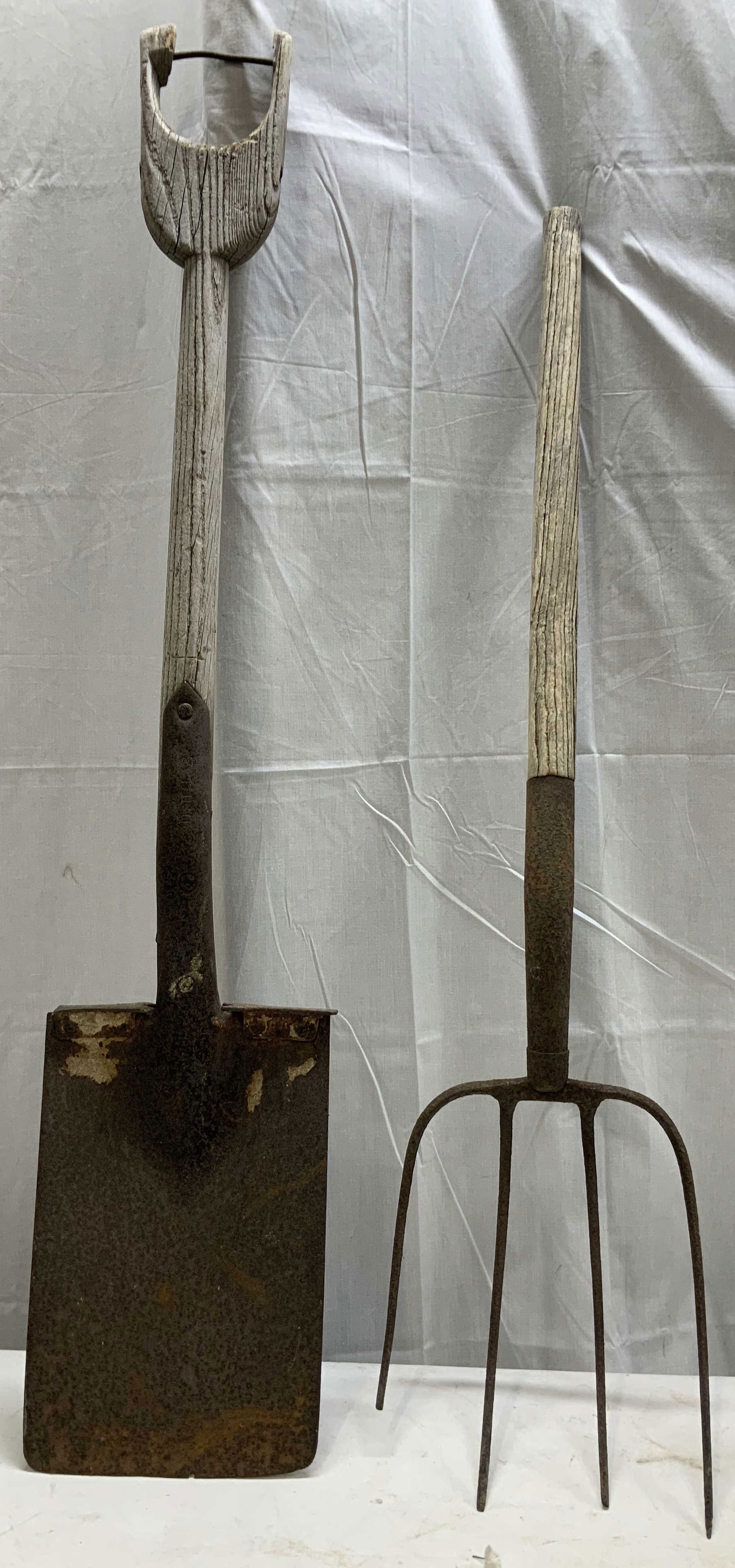 Lot 2 Vntg Wooden Pitch Fork & Coal Steel Shovel (1 of 9)