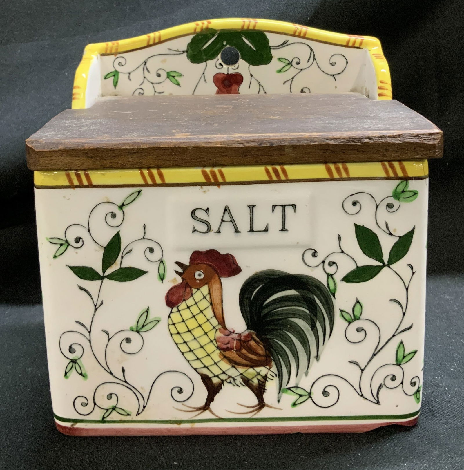 Vntg Rooster W Floral Motifs Wall Salt Cellar Box (1 of 8)