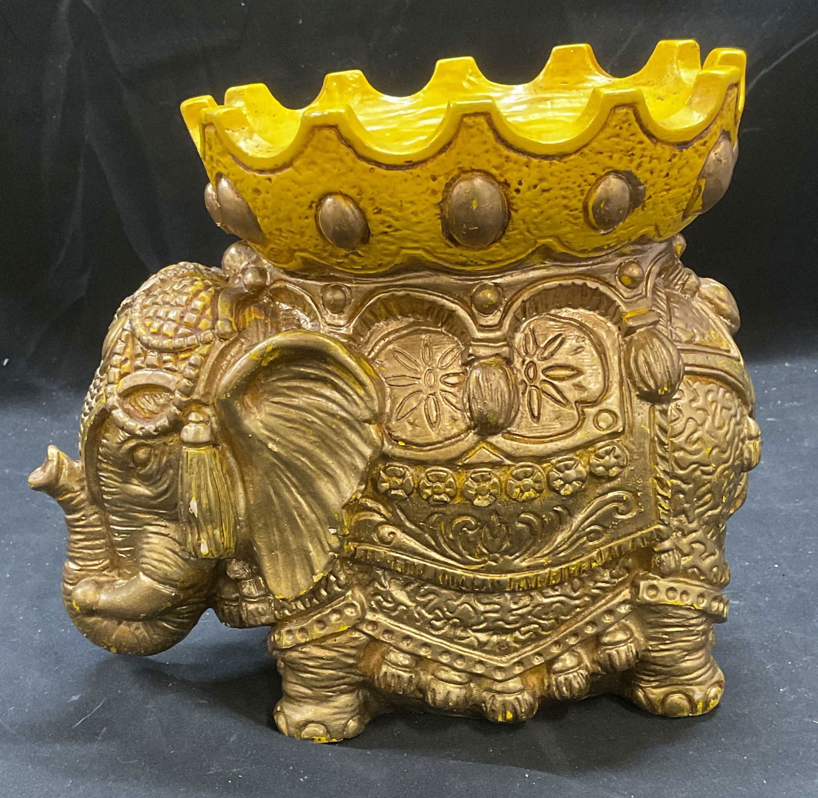 Vtg MCM 1971 Universal Statuary Elephant Bowl (1 of 6)