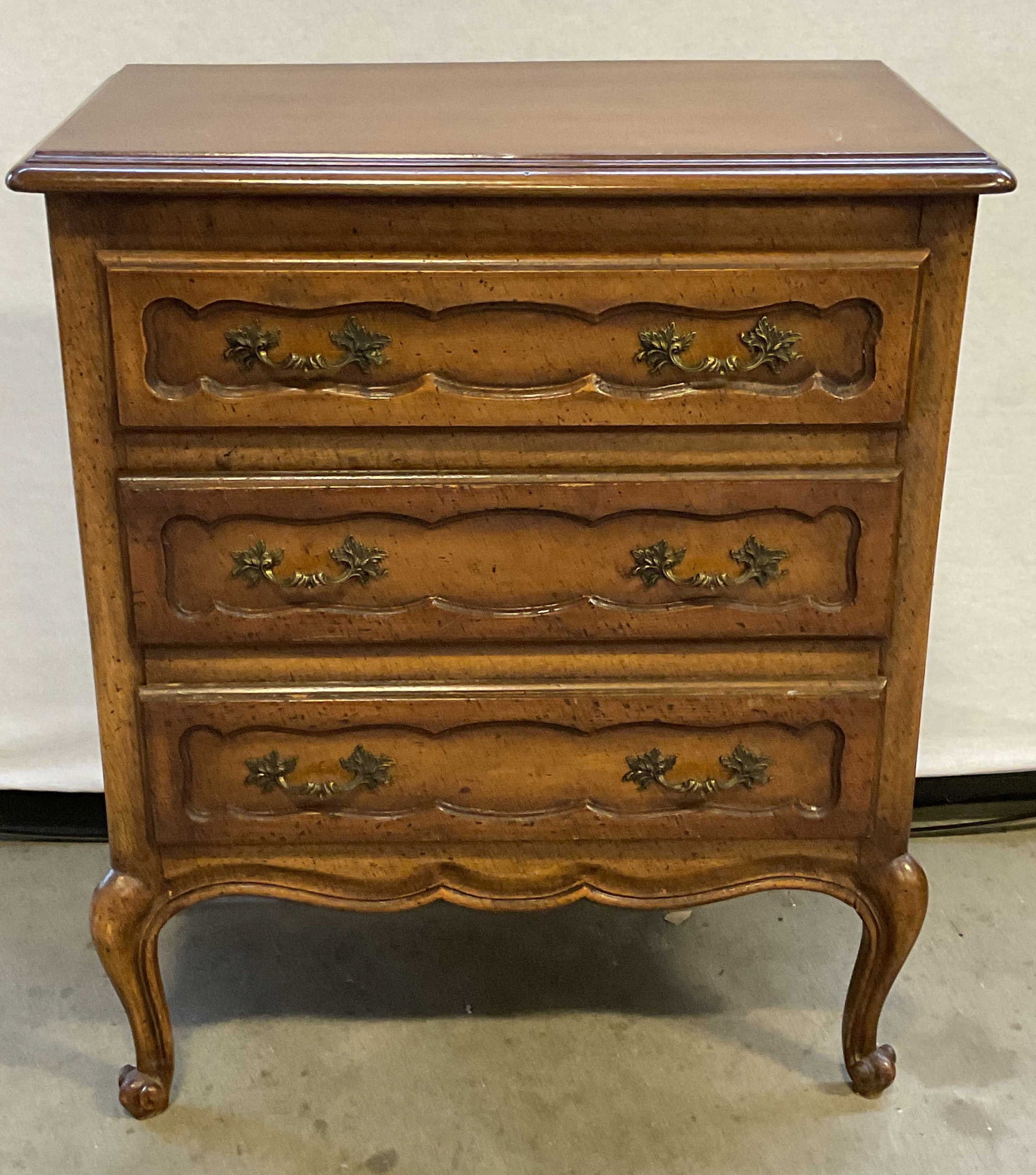 Vintage French Style Wood Chest of Drawers: Vintage French style wood chest of drawers. Two drawers, narrow upper drawer and wide lower drawer with double drawer motif. Curved legs and carved panels. Measures approx 22.5 x 13.5 x 27 inches. Som
