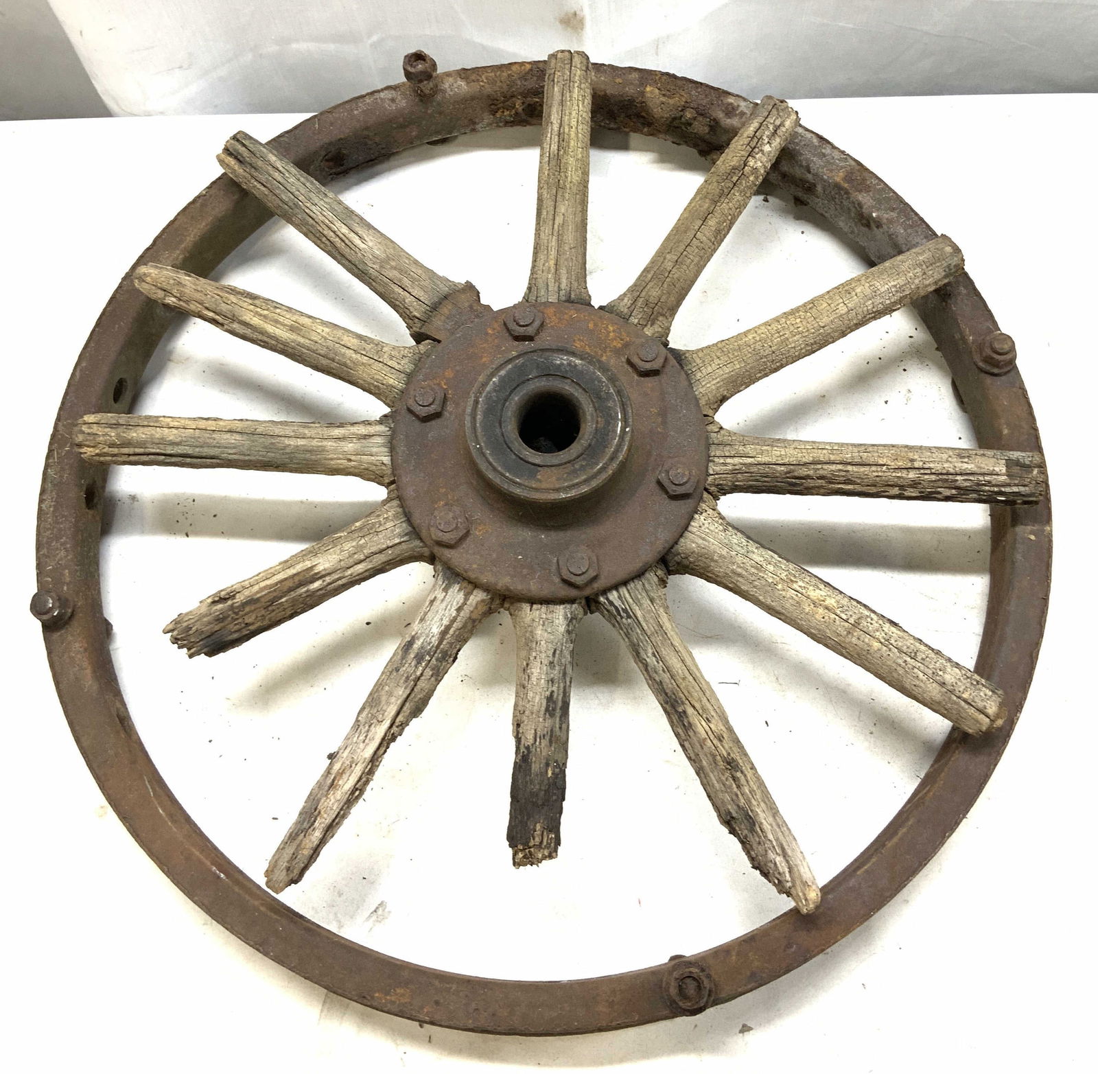 Antq Primitive Wooden & Metal Wagon Wheel 20.5in (1 of 6)
