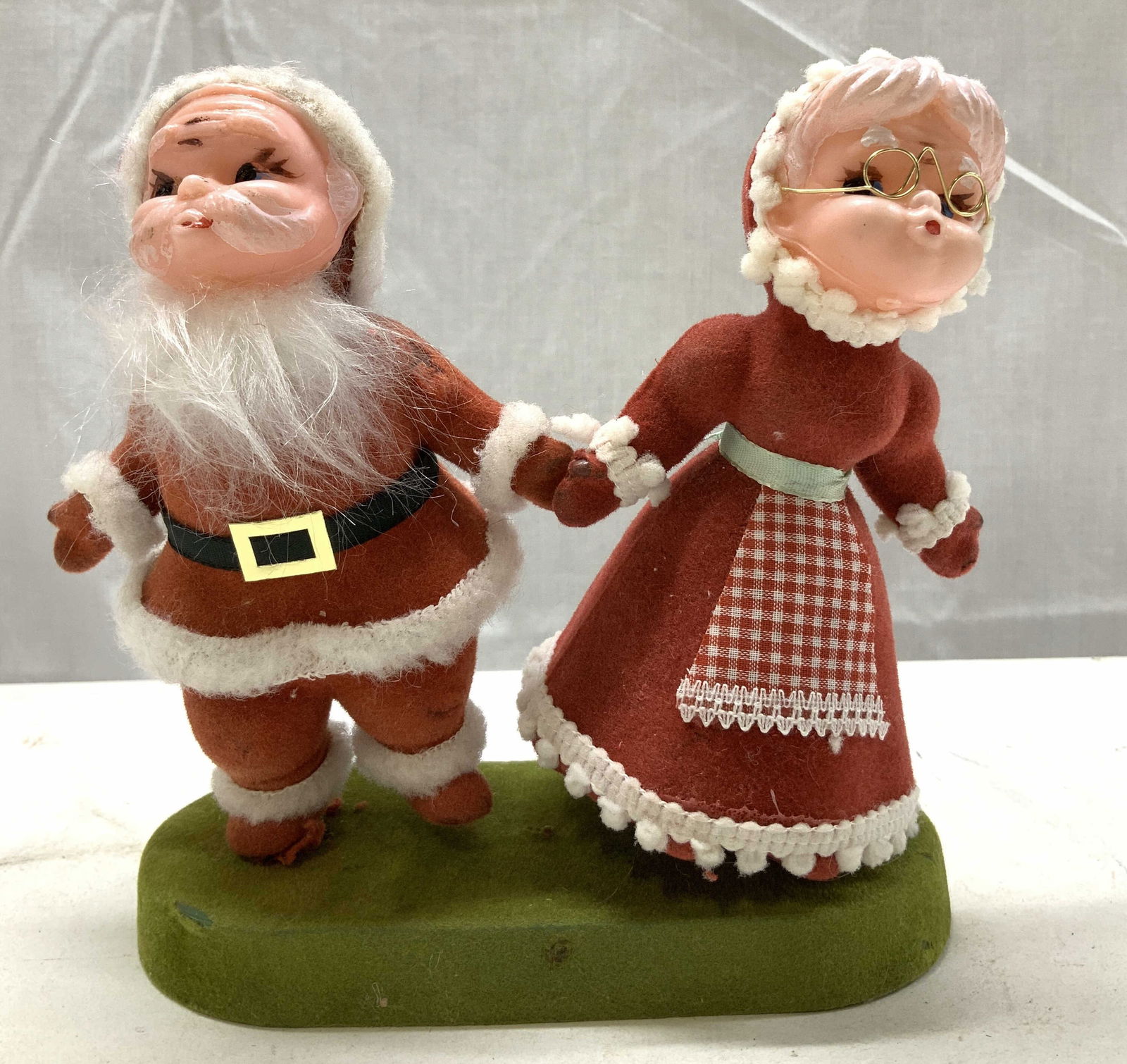 Vntg Flocked Mr & Ms. Santa Claus Christmas Figs. (1 of 7)