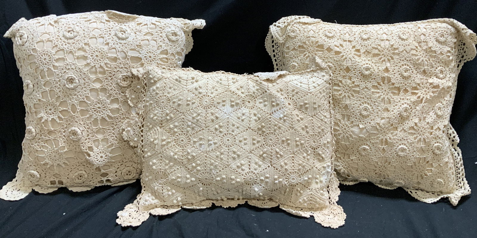 Lot 3 Imperial Elegance Crochet Lace Throw Pillows (1 of 8)