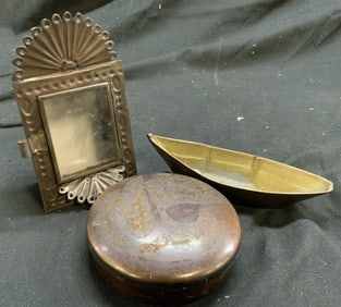 Lot 3 Metal Tabletop Accessories & Decor