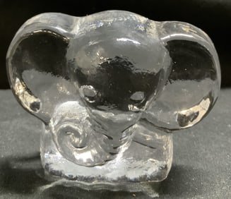 Vntg Clear Glass Elephant Paperweight