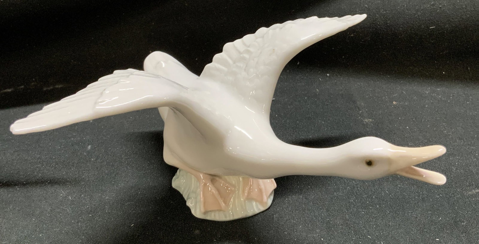 LLADRO Handmade Goose Porcelain Figurine SPAIN (1 of 6)