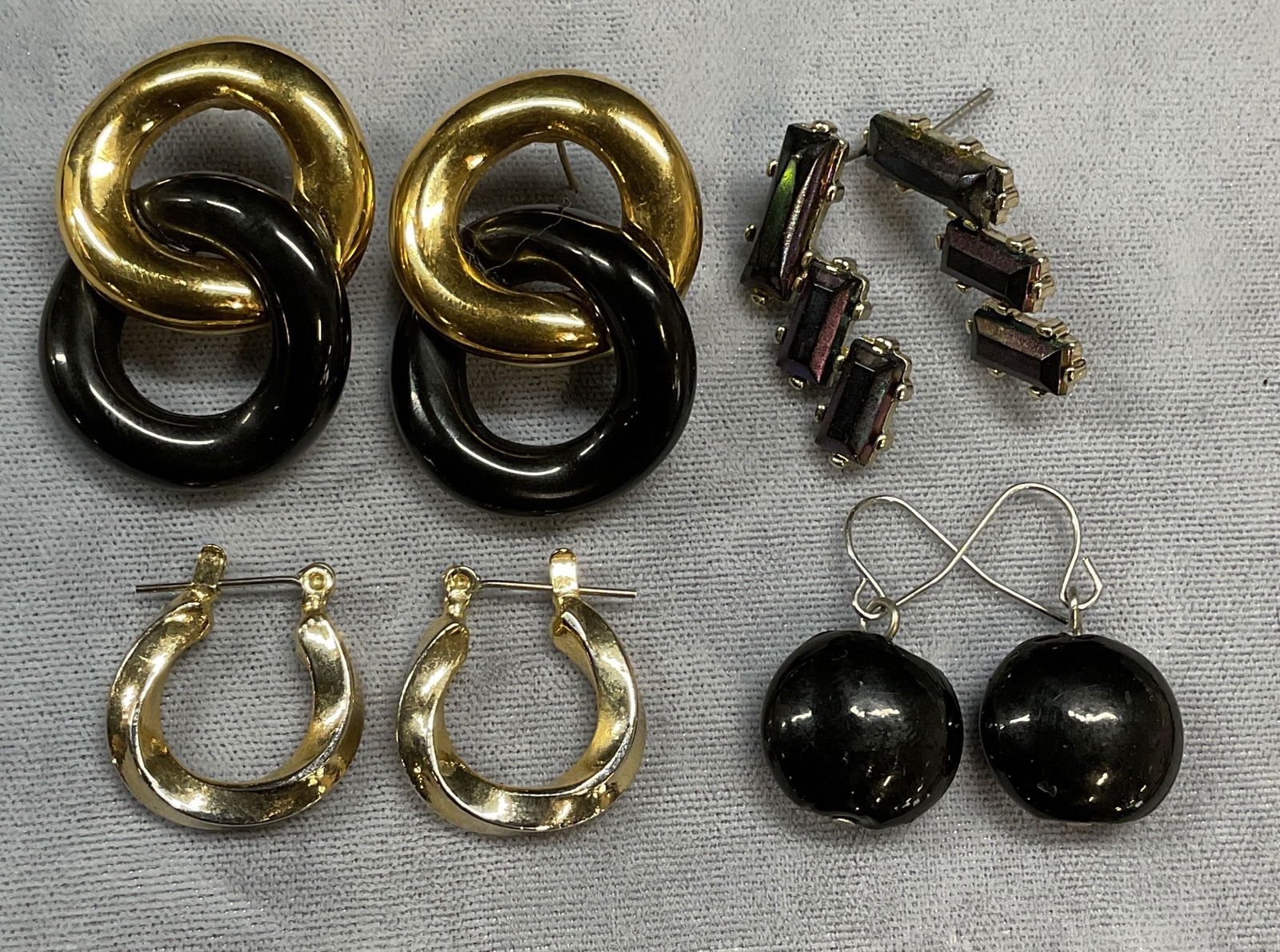 Lot 4 Earrings, GIVENCHY Gold Tn Interlocking+ (1 of 8)