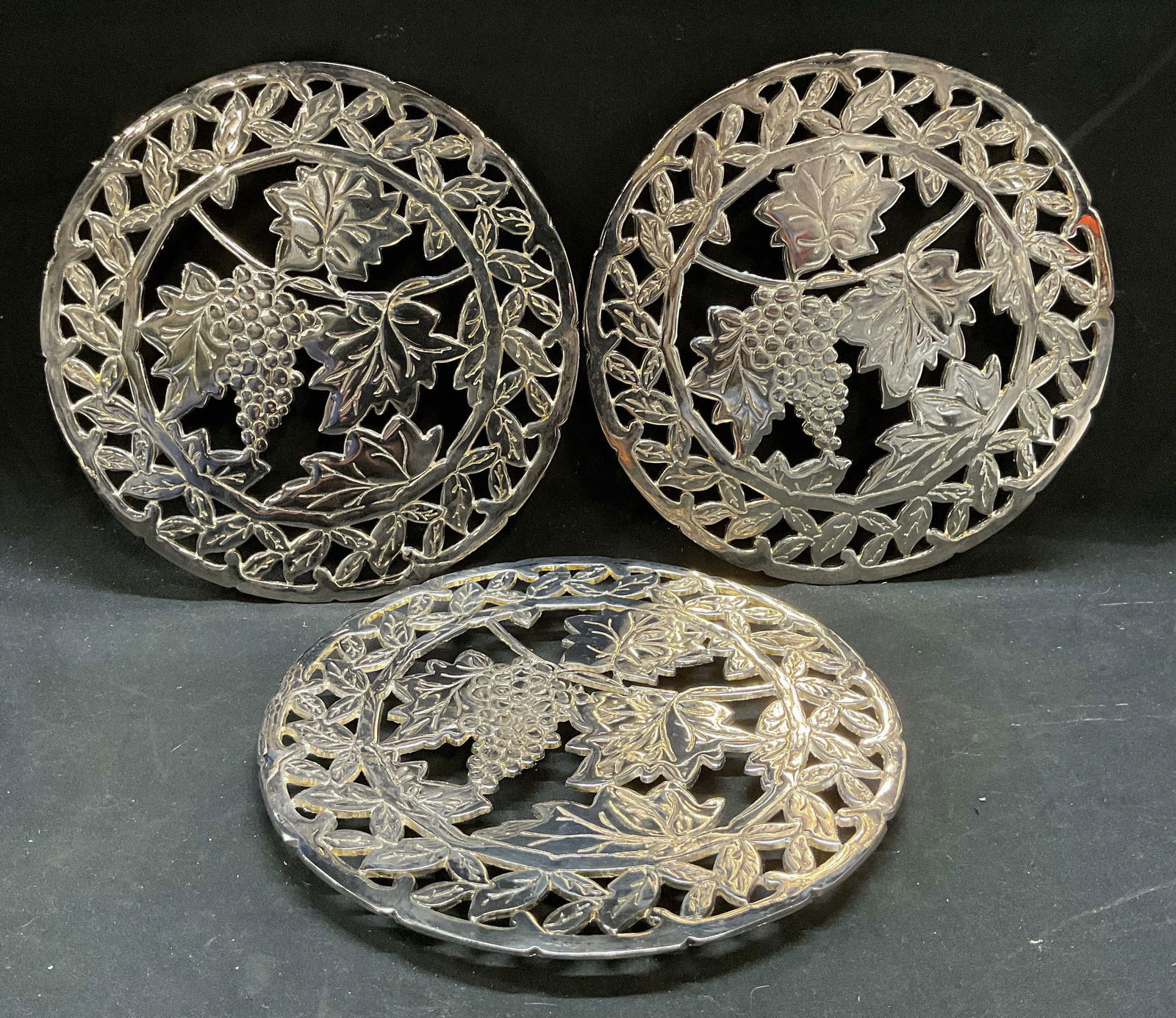 Set 3 Silver Plated Pierced Grapevine Trivets (1 of 7)