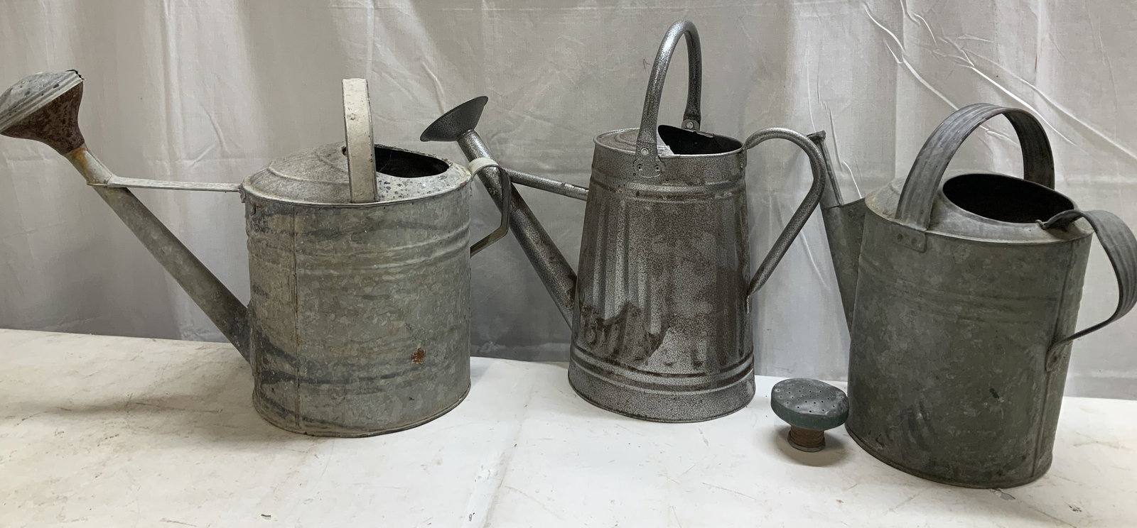 Lot 3 Vntg Galvanized Steel Watering Cans (1 of 10)
