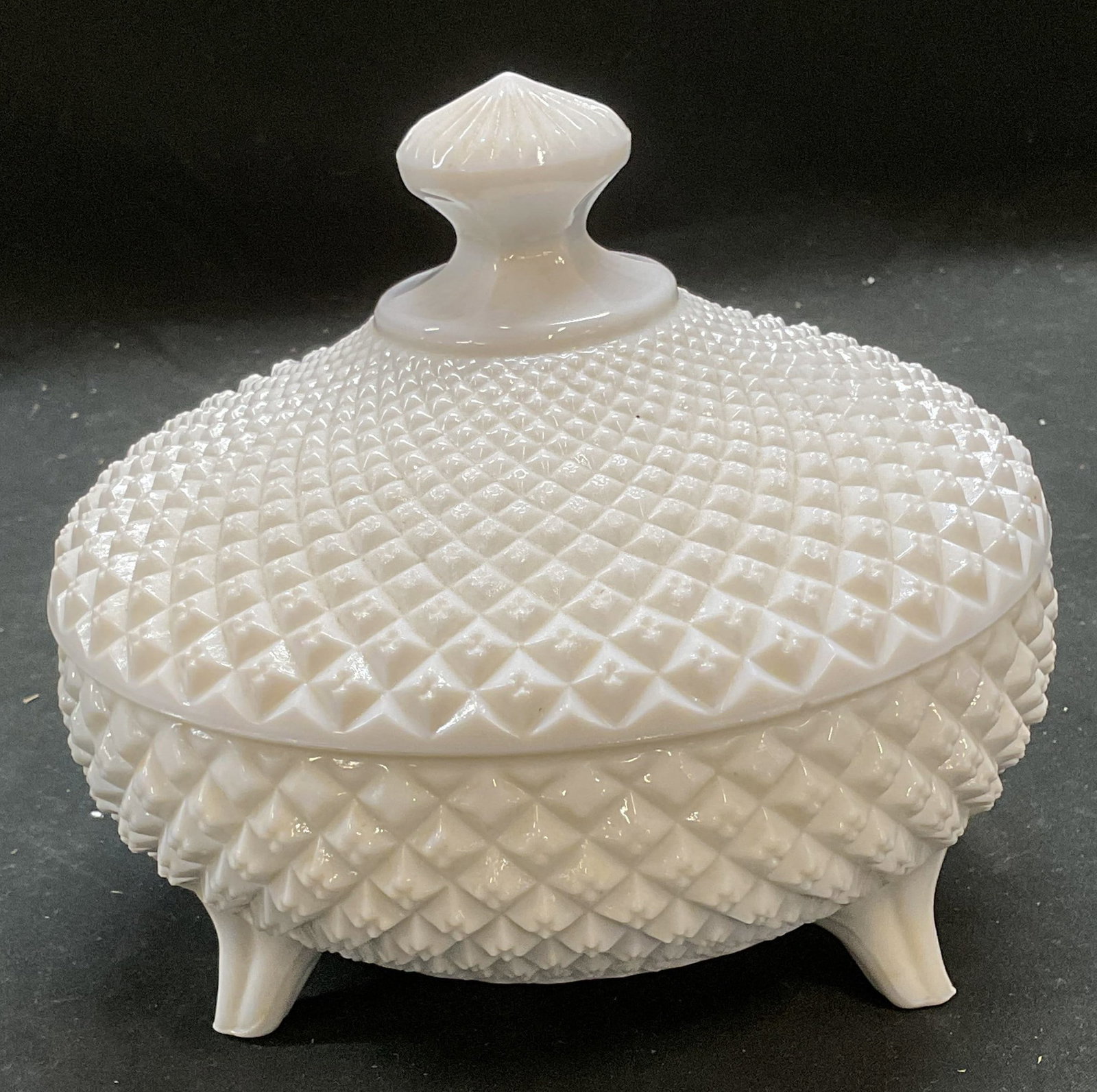 Vntg Westmoreland Milk Glass Footed Candy Dish Lid (1 of 8)