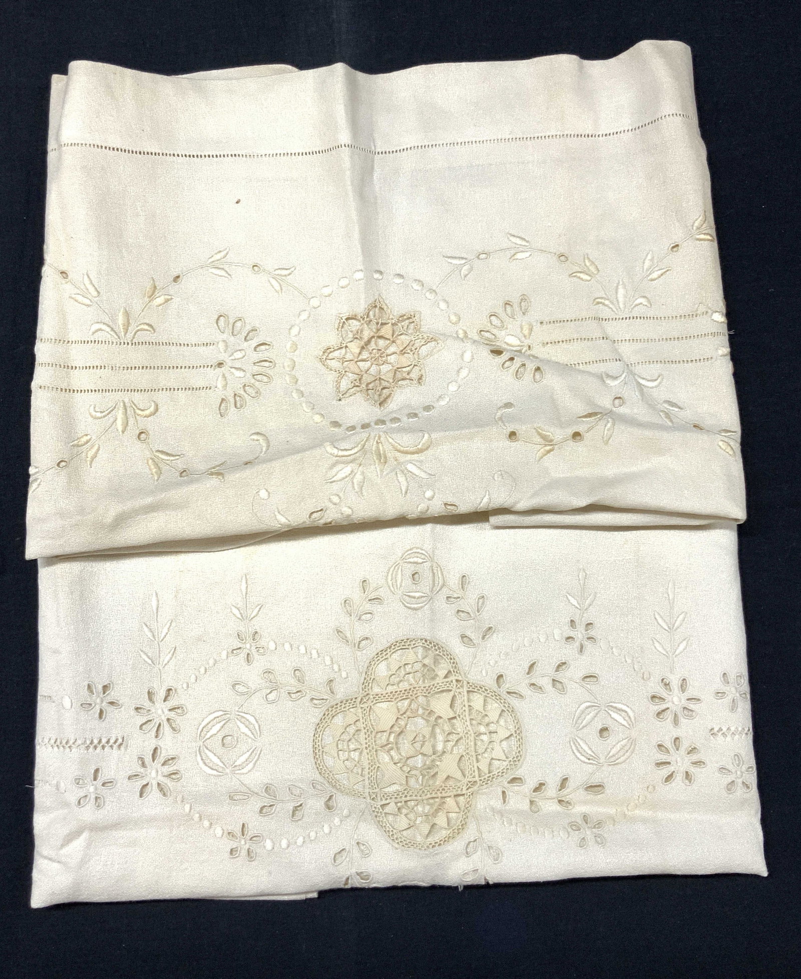2 Vintage Embroidered Table Linens (1 of 11)