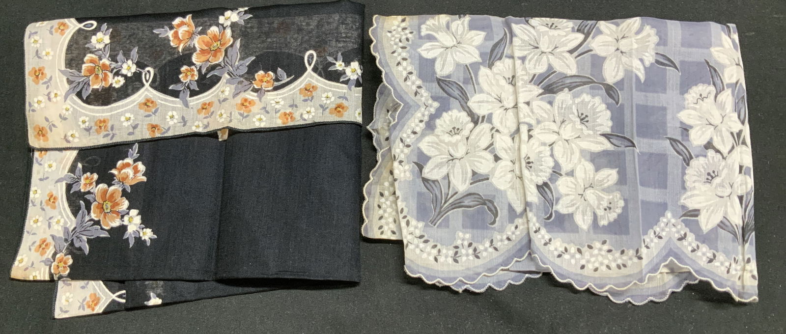 Lot 2 Vtg Black & Grey Floral Linen Handkerchiefs (1 of 7)