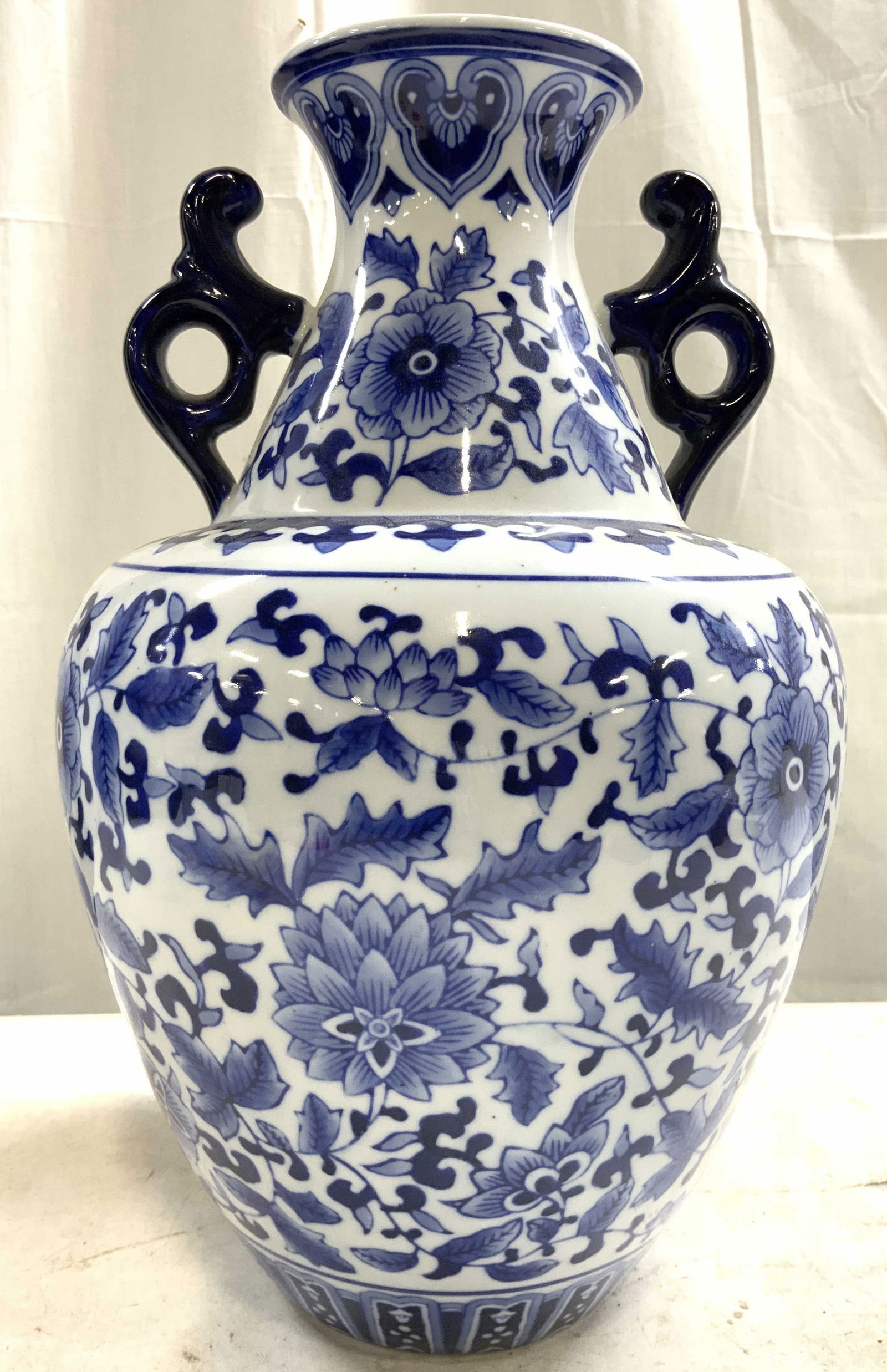BOMBAY Asian Style Chinoiserie Vase W Handles (1 of 8)
