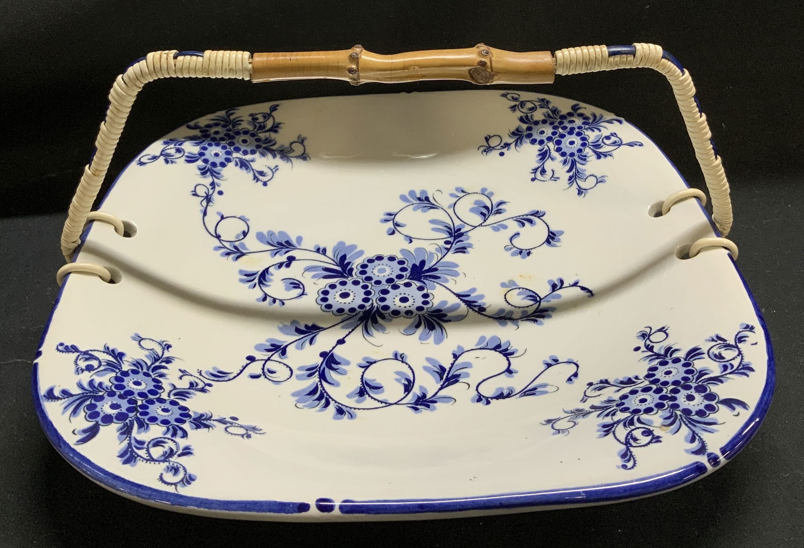 Vntg CA Blue Floral Serving Dish Bamboo Handle (1 of 7)