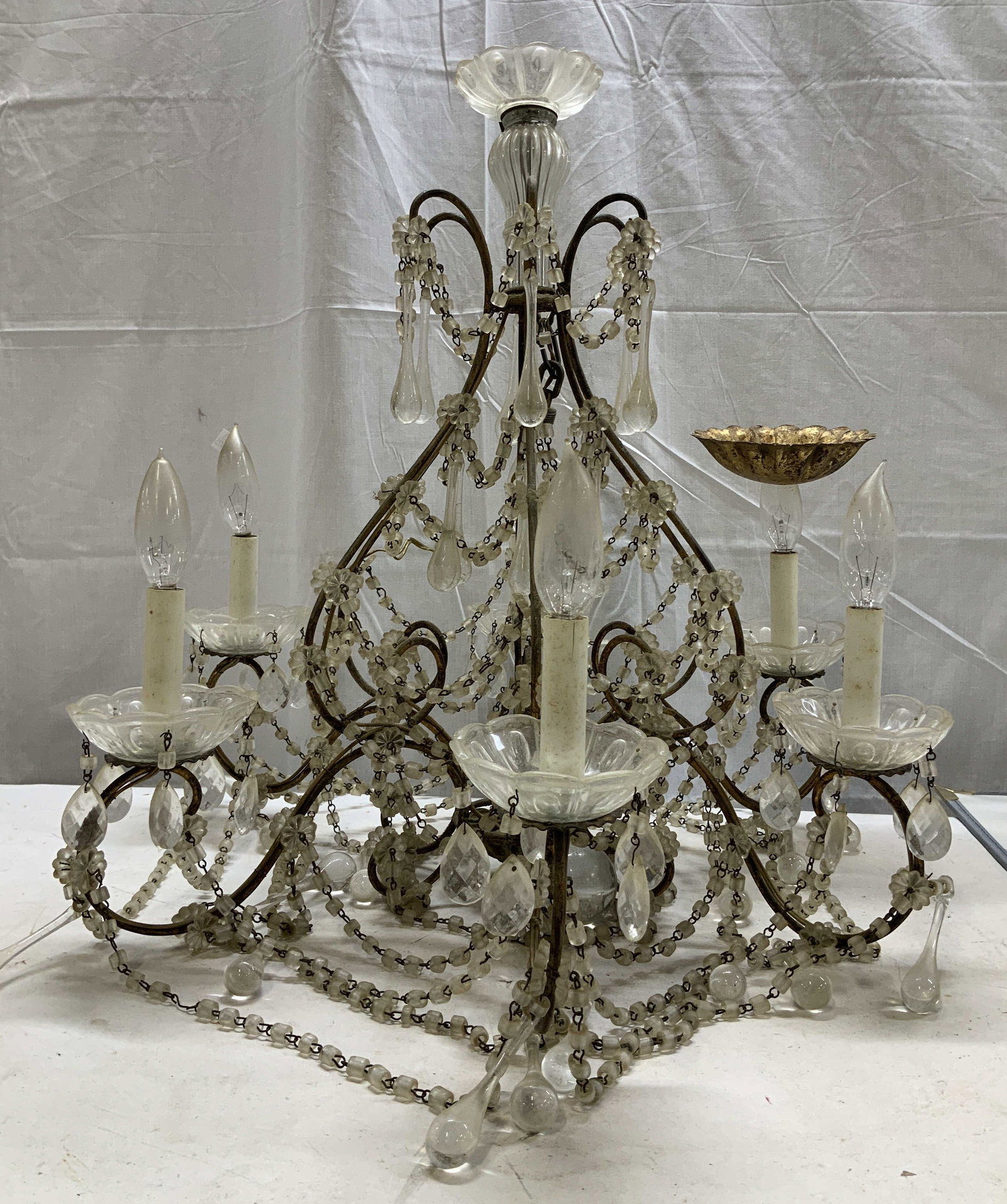 Vntg Ornate Brass & Crystal 6 Light Chandelier 23i (1 of 7)