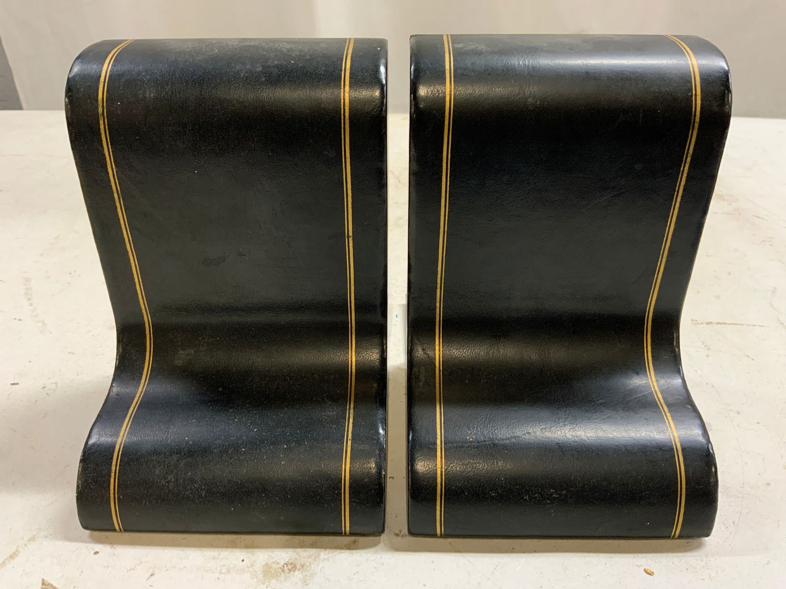 Vtg Pr Blk Leather Lined Bookends W Gilt Piping (1 of 8)