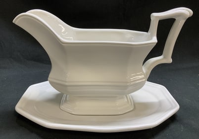 Vntg Red Cliff Ironstone Gravy Boat & Underplate