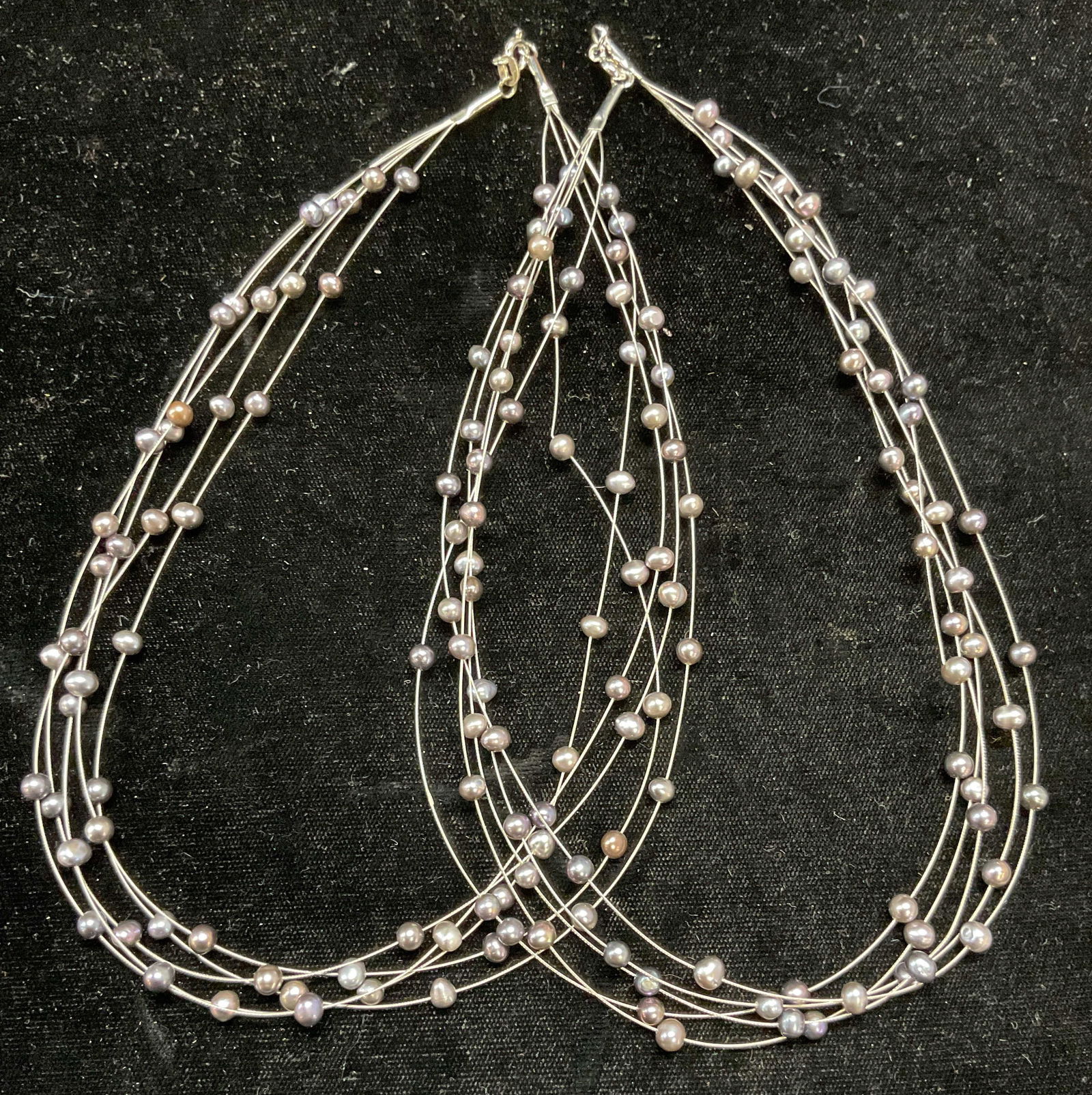 Lot 2 Silver Tone Wire Pearl Necklaces (1 of 6)