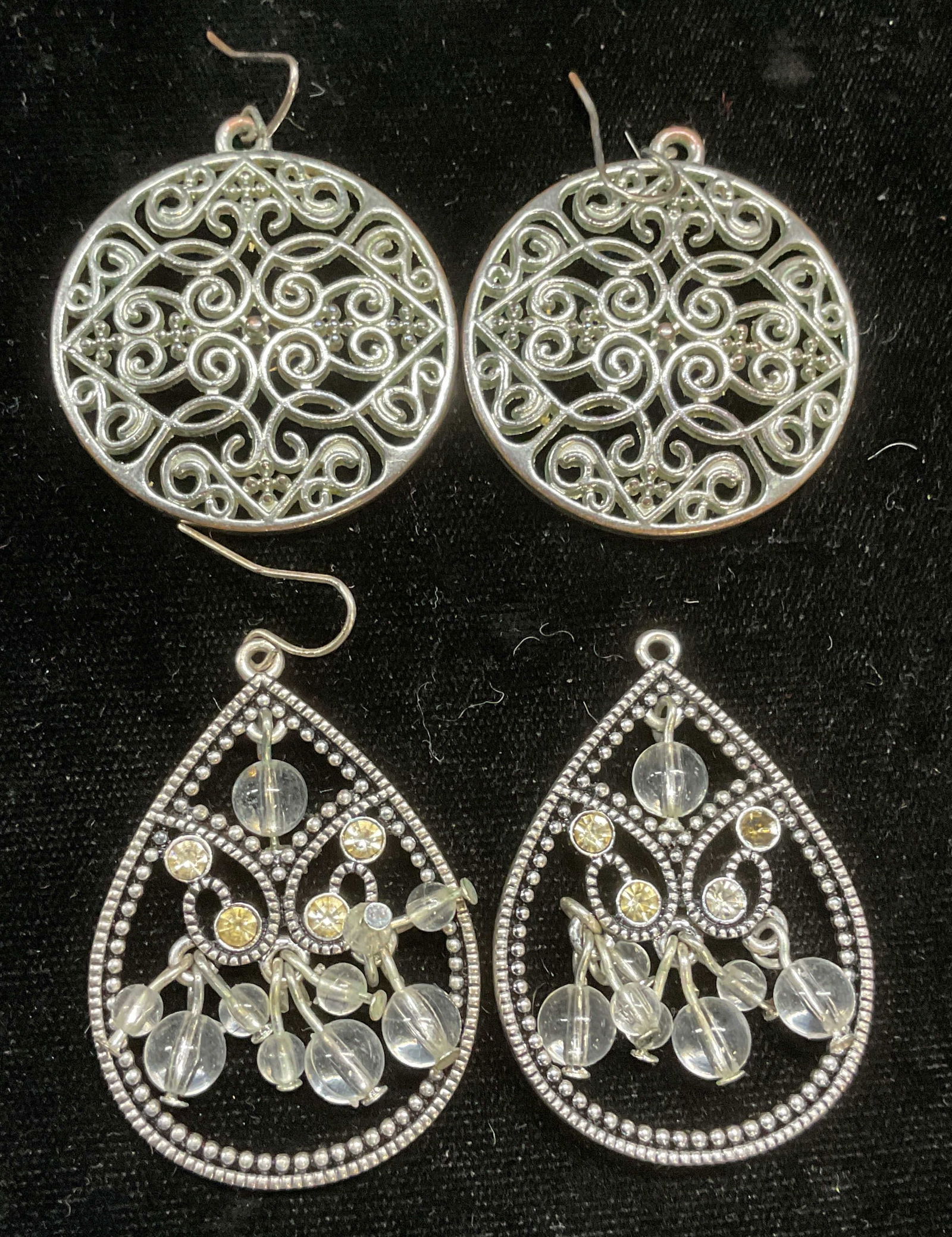 Lot 2 Silver Tone Disc & Drop Earrings (1 of 7)
