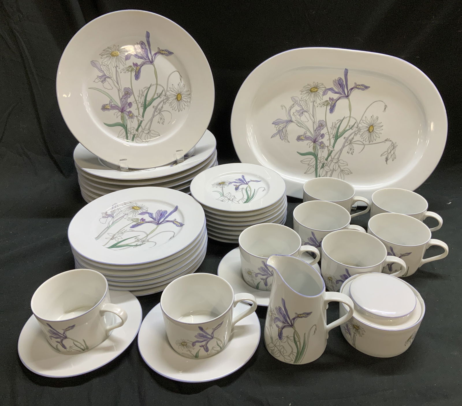 Lot 37 Block Spal 1981 Hillside Tableware PORTUGAL: Lot includes, 7 salad plates, 8 dinner plates, 3 saucers, 8 appetizer plates, 8 cups, 1 lidded sugar bowl, 1 creamer & 1 platter. Pieces are decorated with detailed illustrations of several flowers in