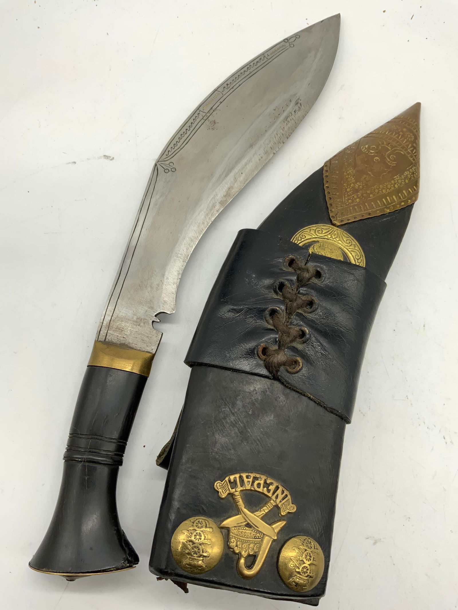 WINDLASS Trad Gurkha Knife W Scabbard (1 of 9)