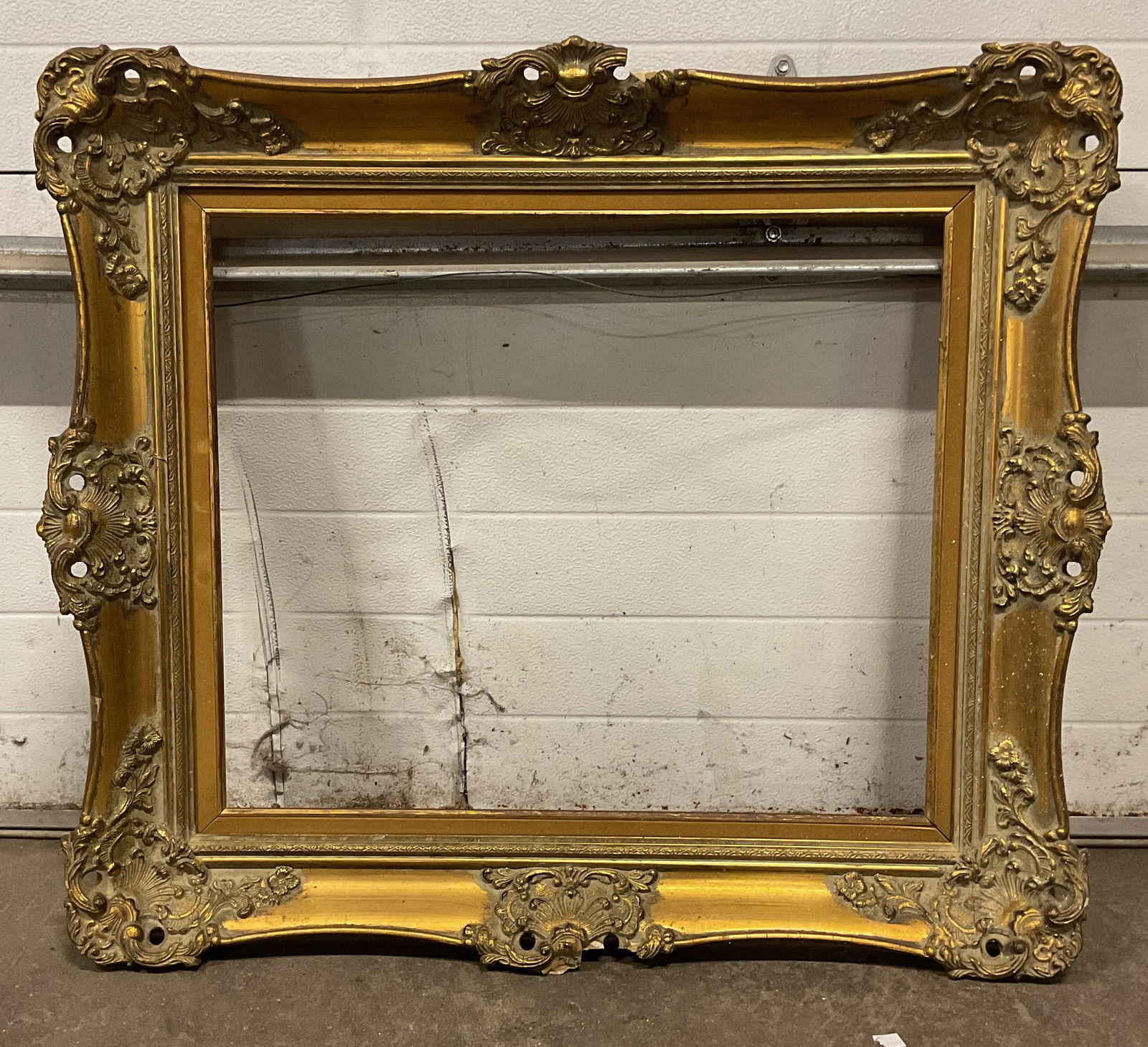 Vintage Ornate Scroll Gilt Wood Gesso Frame 33in (1 of 6)