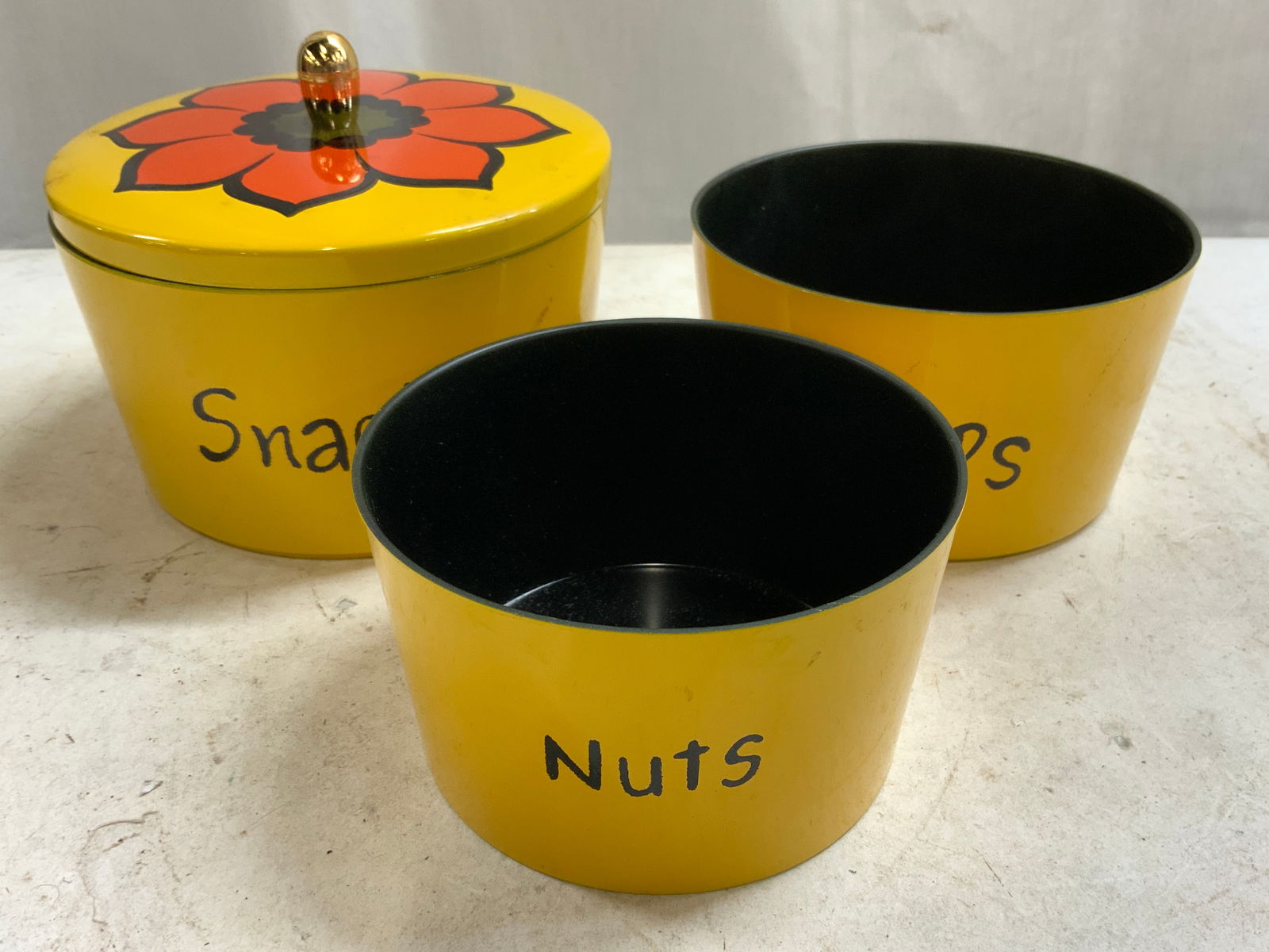 SS JAPAN Set 3 Lacquerware Nesting Bowls Yellow (1 of 8)