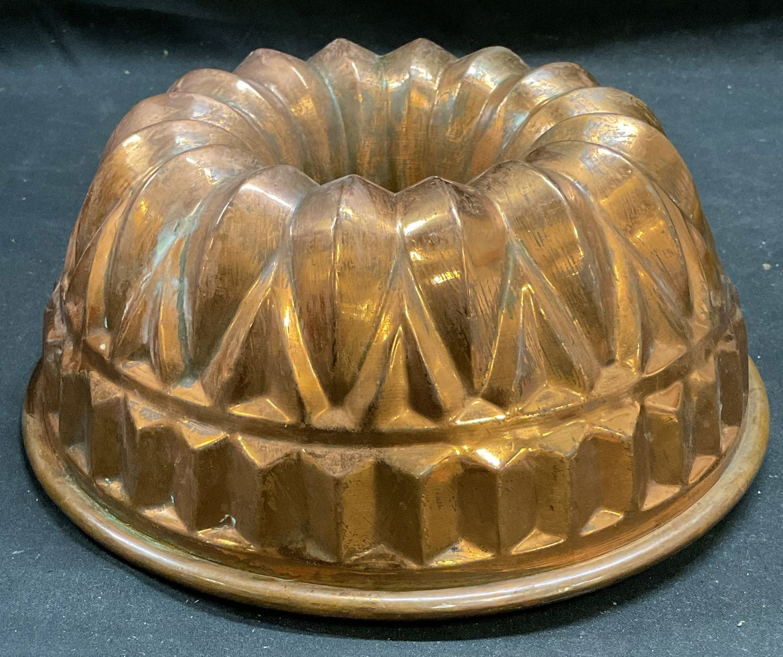 Vintage Wagner Copper Bundt Cake Pan, Germany (1 of 6)