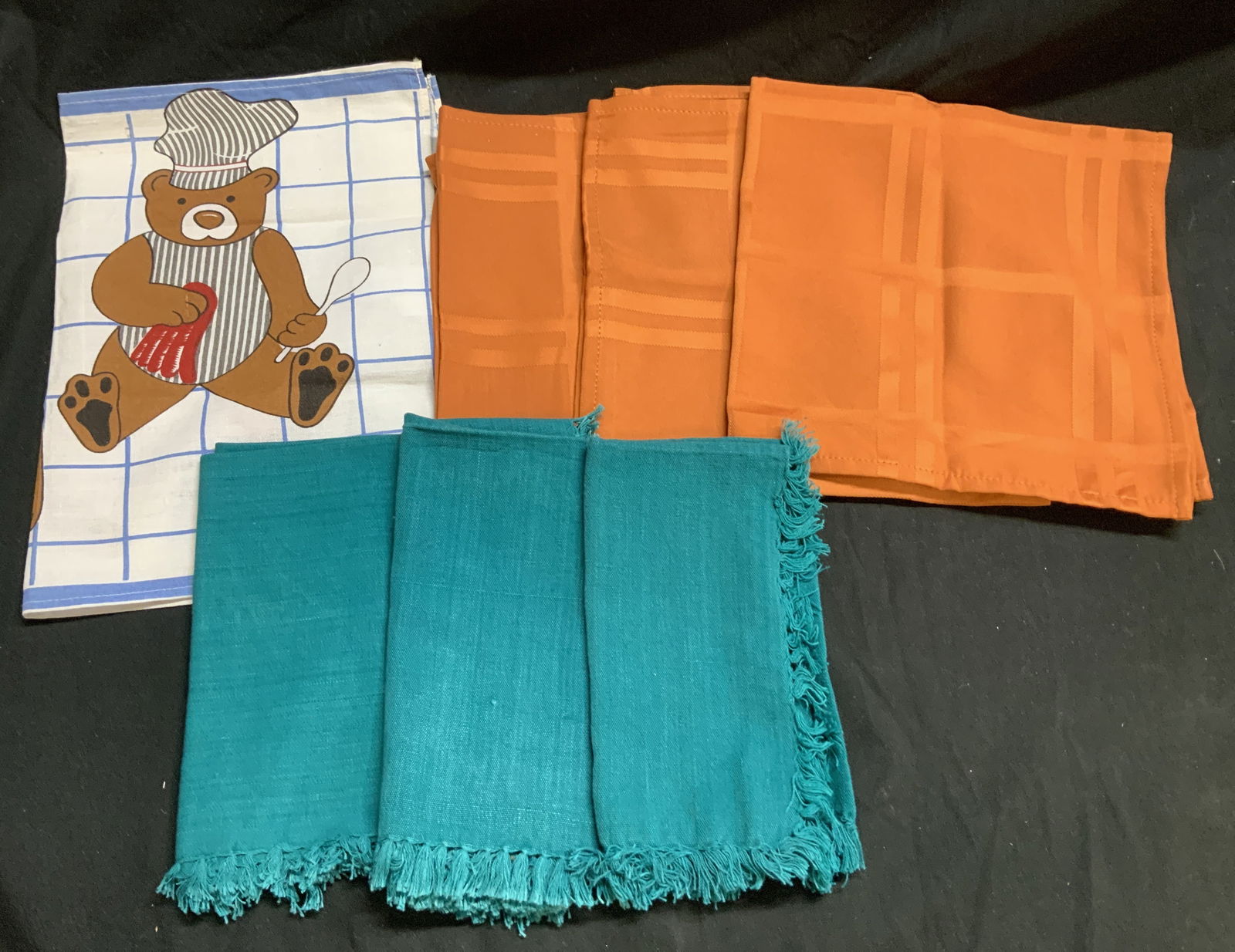 Lot 6 Assorted & Bear Motif Cloth Table Napkins (1 of 7)