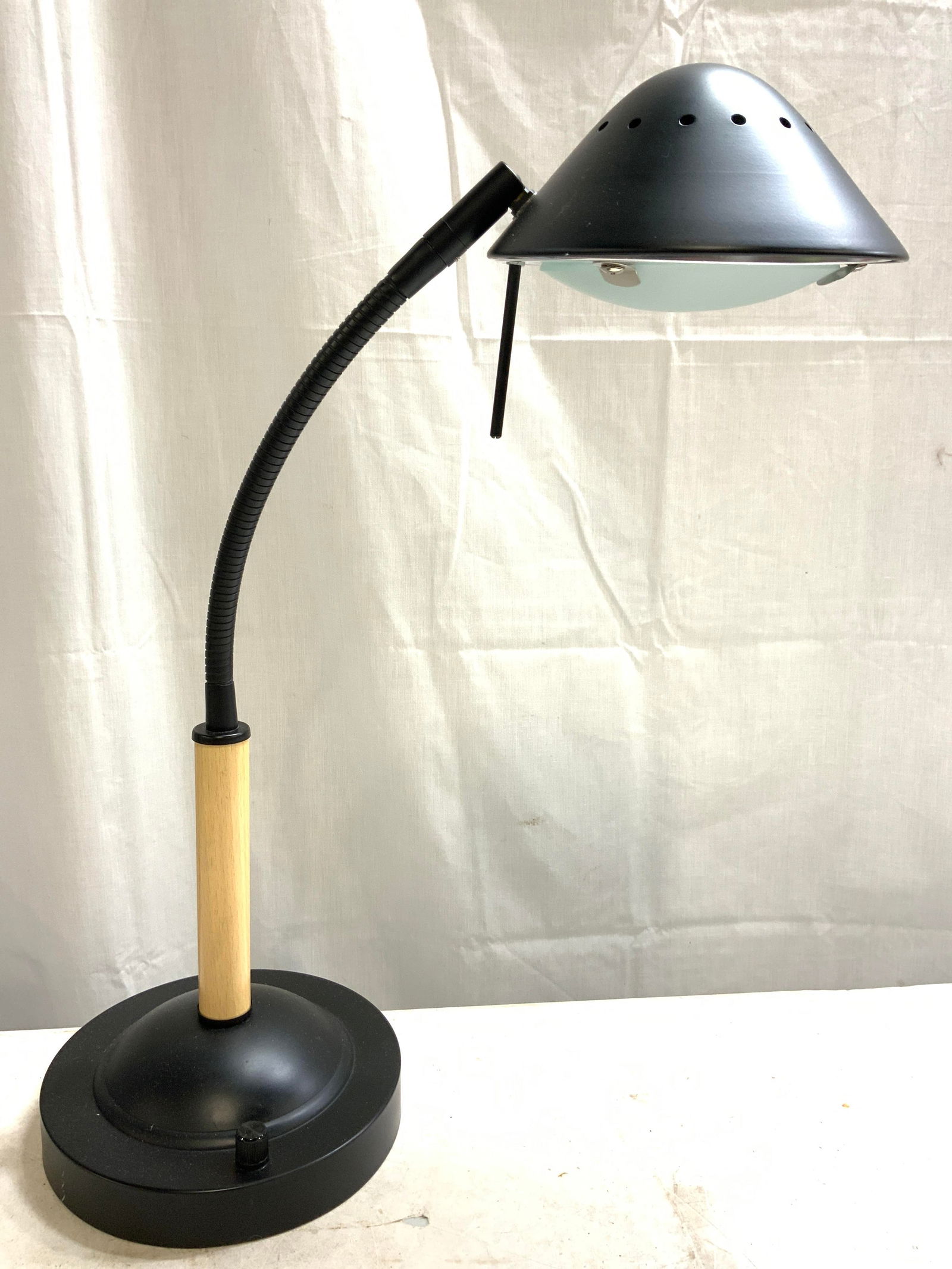 Adjustable Metal Gooseneck Desk Lamp (1 of 6)