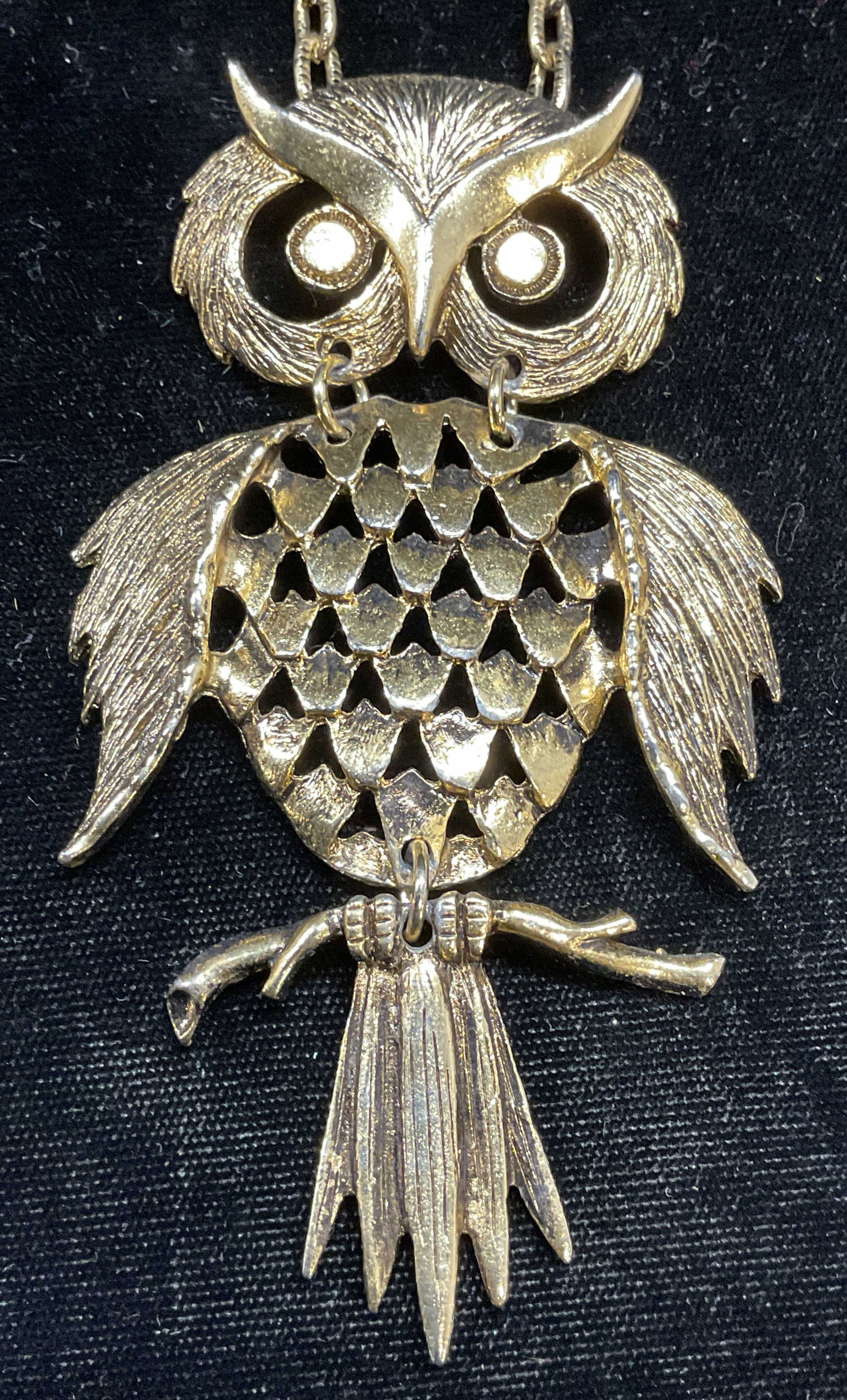 Vintage Gold Tone Owl Pendant Necklace: Vintage gold tone owl motif pendant necklace. Drop length approx 10 inches. Pendant approx 3.75 inches long. Some wear including scratching. Jewelry, estate jewelry, costume jewelry, cocktail jewelry,