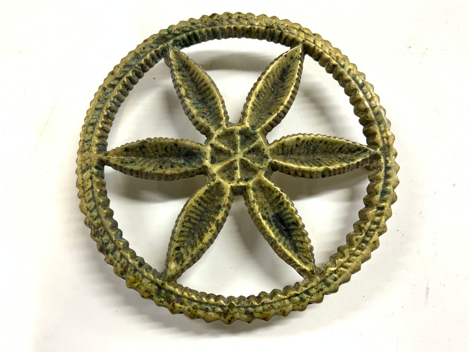 GLO MAR ART WORKS Brass Floral Trivet W Feet USA (1 of 6)