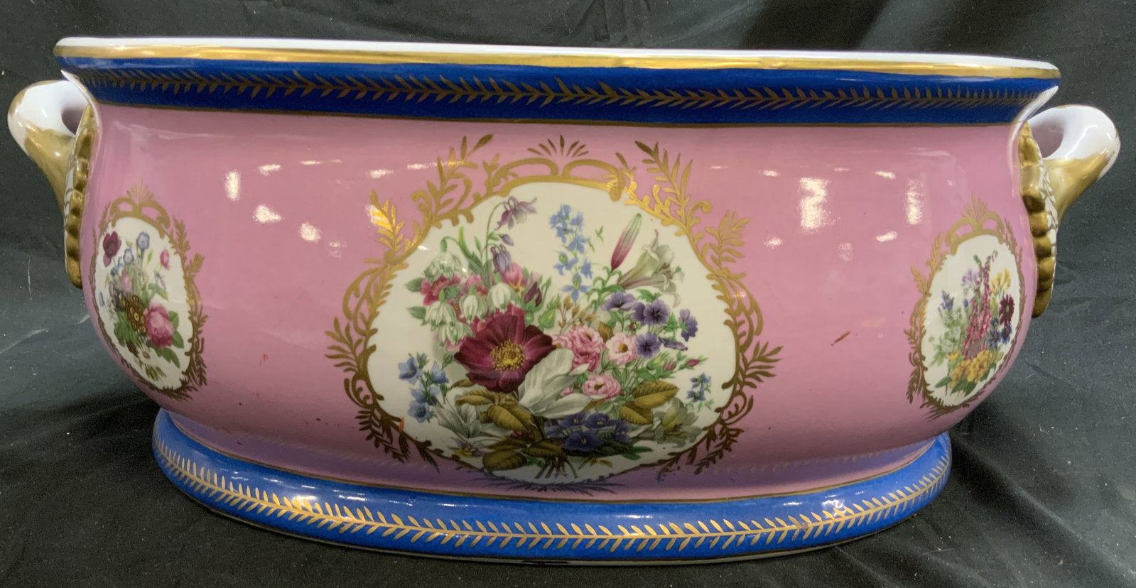 LIMOGES Vntg French Porcelain Foot Bath w Handles: Foot bath appears to be LIMOGES. Foot bath is vintage. Piece is porcelain. Vessel has handles at sides. Piece has oval form. Foot bath has multi toned floral, leaf & gilt detailing. Measures approxima