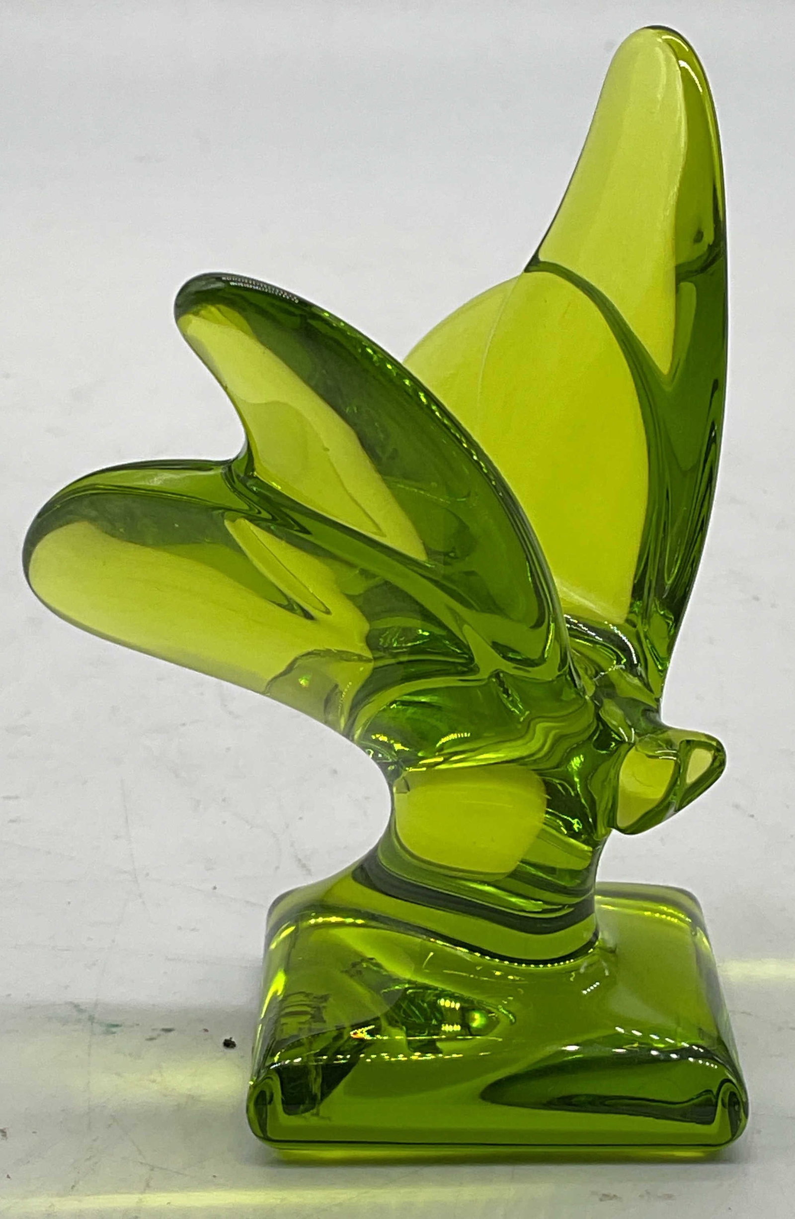Baccarat Green Crystal Butterfly Figurine France: Baccarat crystal butterfly figurine in green. Signed. Made in France. Measures approx 2.75 x 2.75 x 3.75 inches. Minimal surface wear consistent with exposure. Baccarat, baccarat butterfly, butterfly 