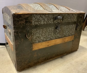 Antique Wood & Metal Steamer Trunk 26in W