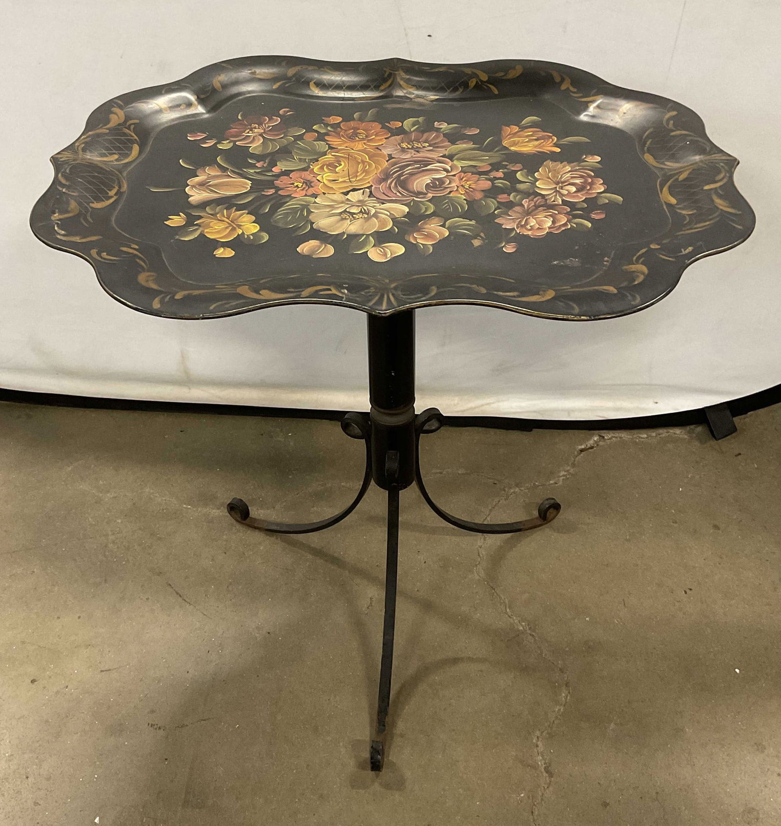 Vintage Toleware Flip Top Tray Table 25in (1 of 6)