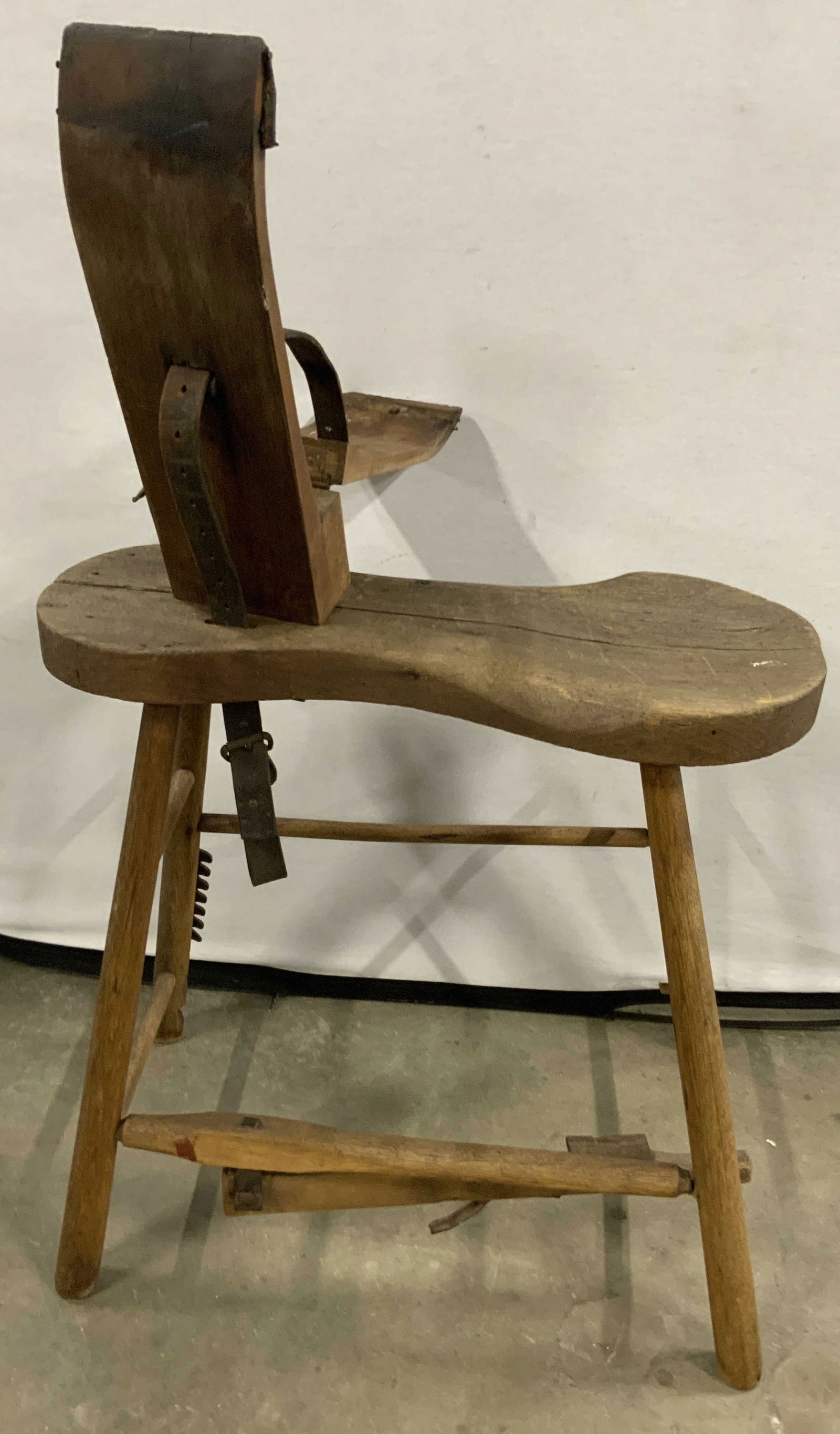 J.D. Randall Antique Wooden Harness Vise 43in (1 of 9)