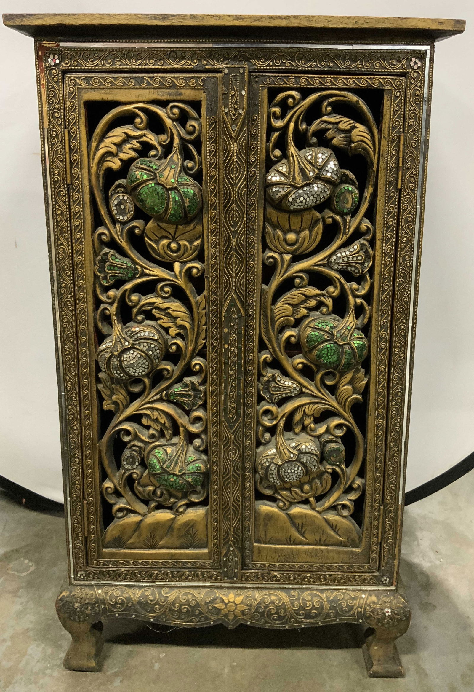 Thai Style Vtg Ornate Gilt Wood Cabinet W Shelf (1 of 12)