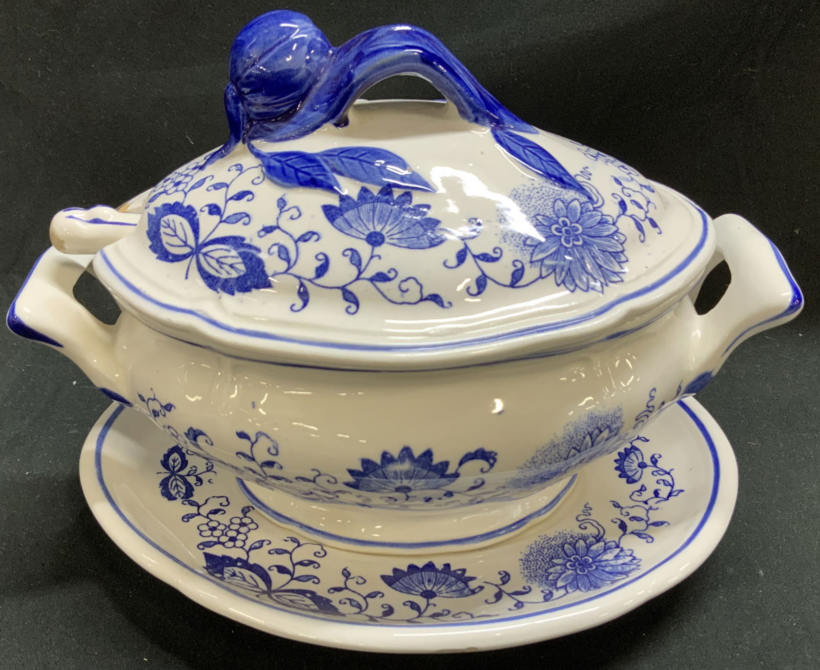 Vtg Blue Onion Ceramic Tureen W Ladle & Underplate (1 of 10)
