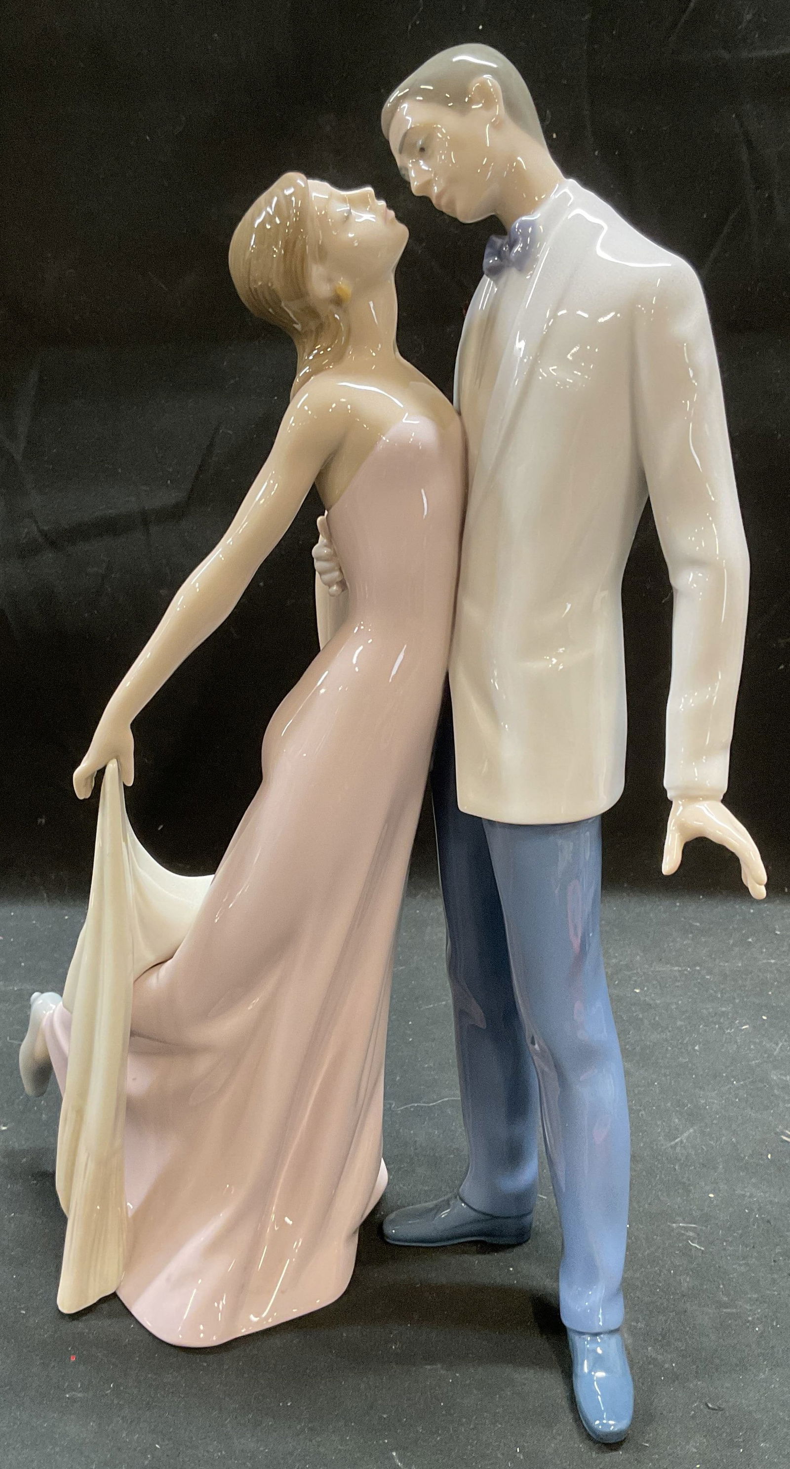 Lladro 1997 Happy Anniversary Porc Figurine Spain (1 of 6)