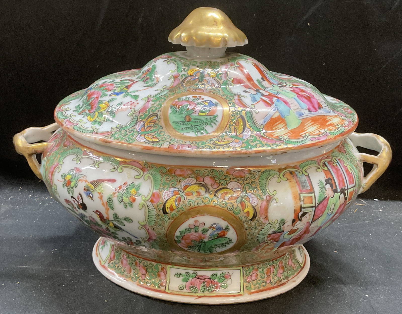 Antique Chinese Rose Medallion Porcelain Tureen