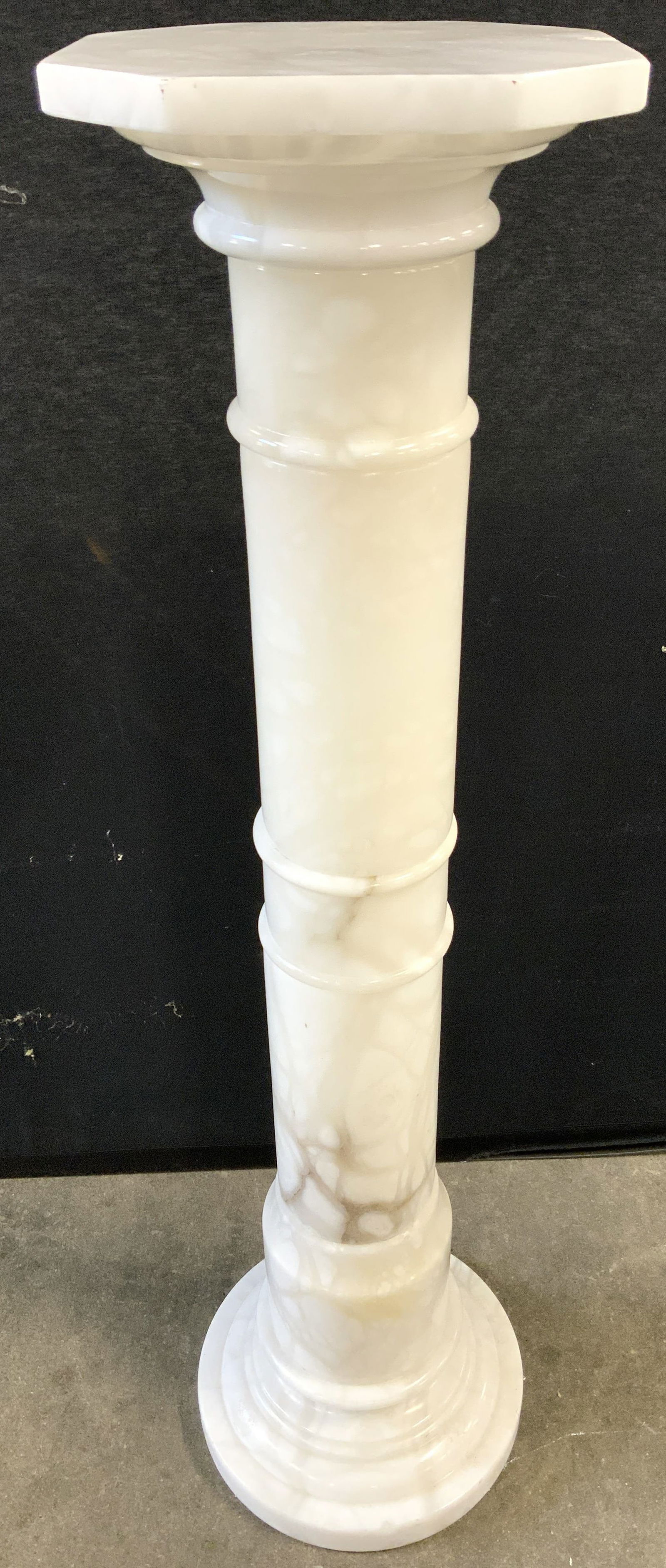 Vintage Marble Column Pedestal White (1 of 9)