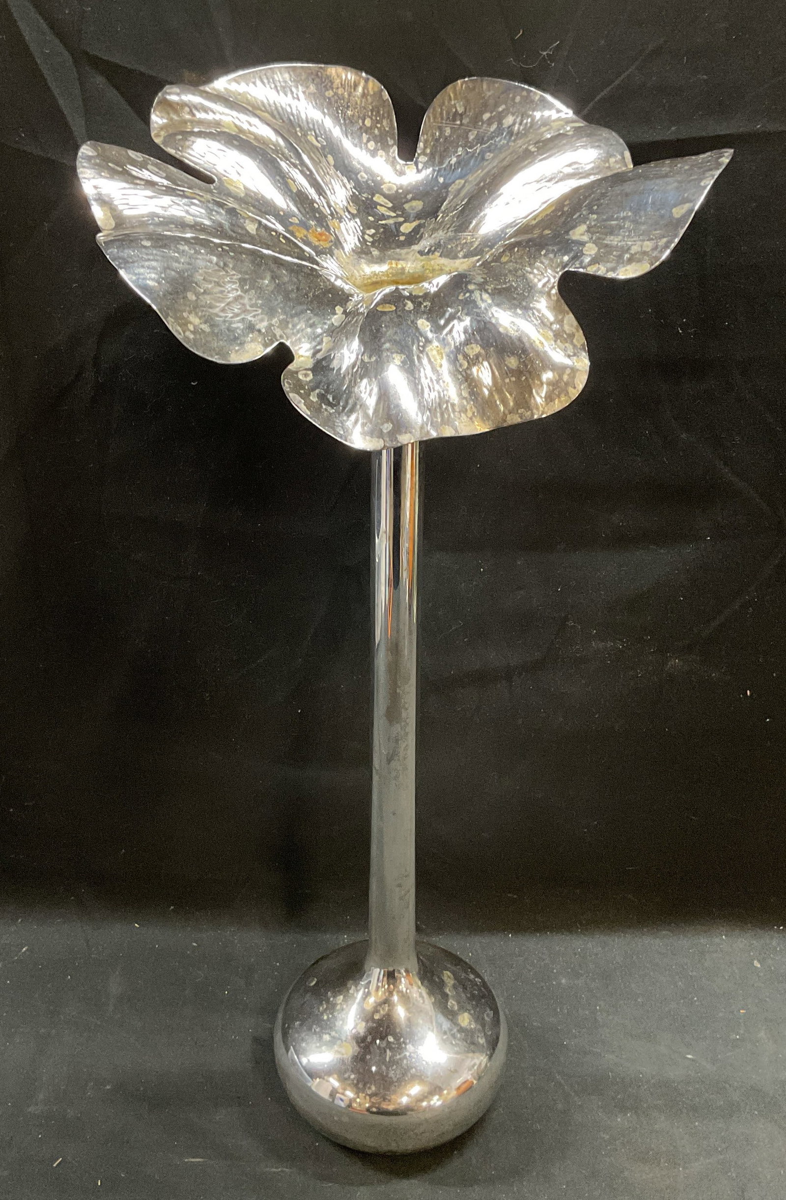 1950s Spanish Amaryllis Silver Plated Vase 18.5 In: Vintage c. 1950s Spanish amaryllis flower motif vase. Silver plated. Marked plateado. Measures approx 9 x 18.5 inches. Some scratching and patina. Property of historic Barstow Pell Mansion Museum in P