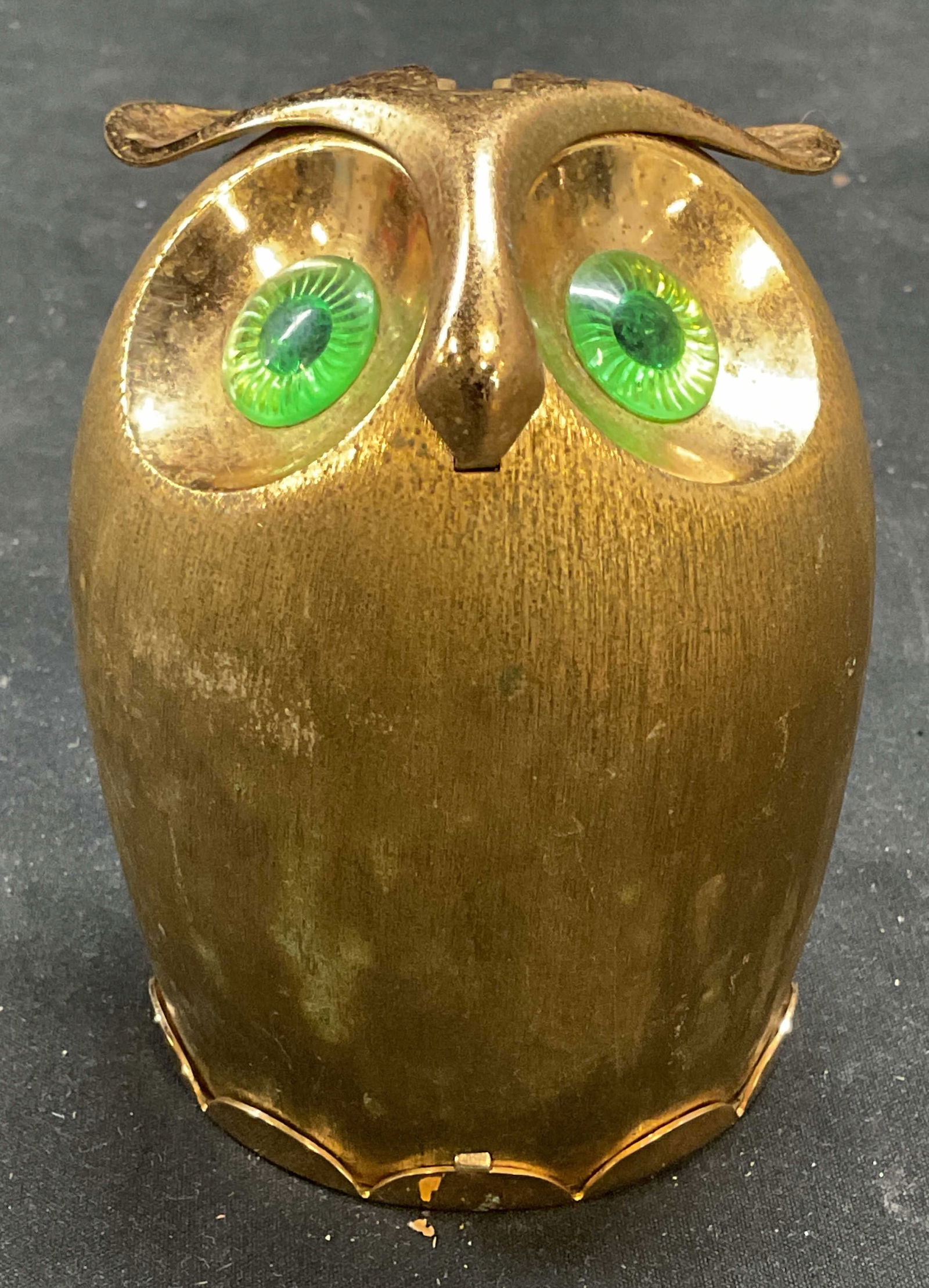 Vintage Napier Gold Tone Owl Coin Bank: Vintage Napier gold tone metal owl motif coin bank. Green lucite eyes. Signed. Measures approx 3 x 4 inches. Some scratching. Napier coin bank, Napier, Vintage coin bank, gold tone coin bank, owl coin
