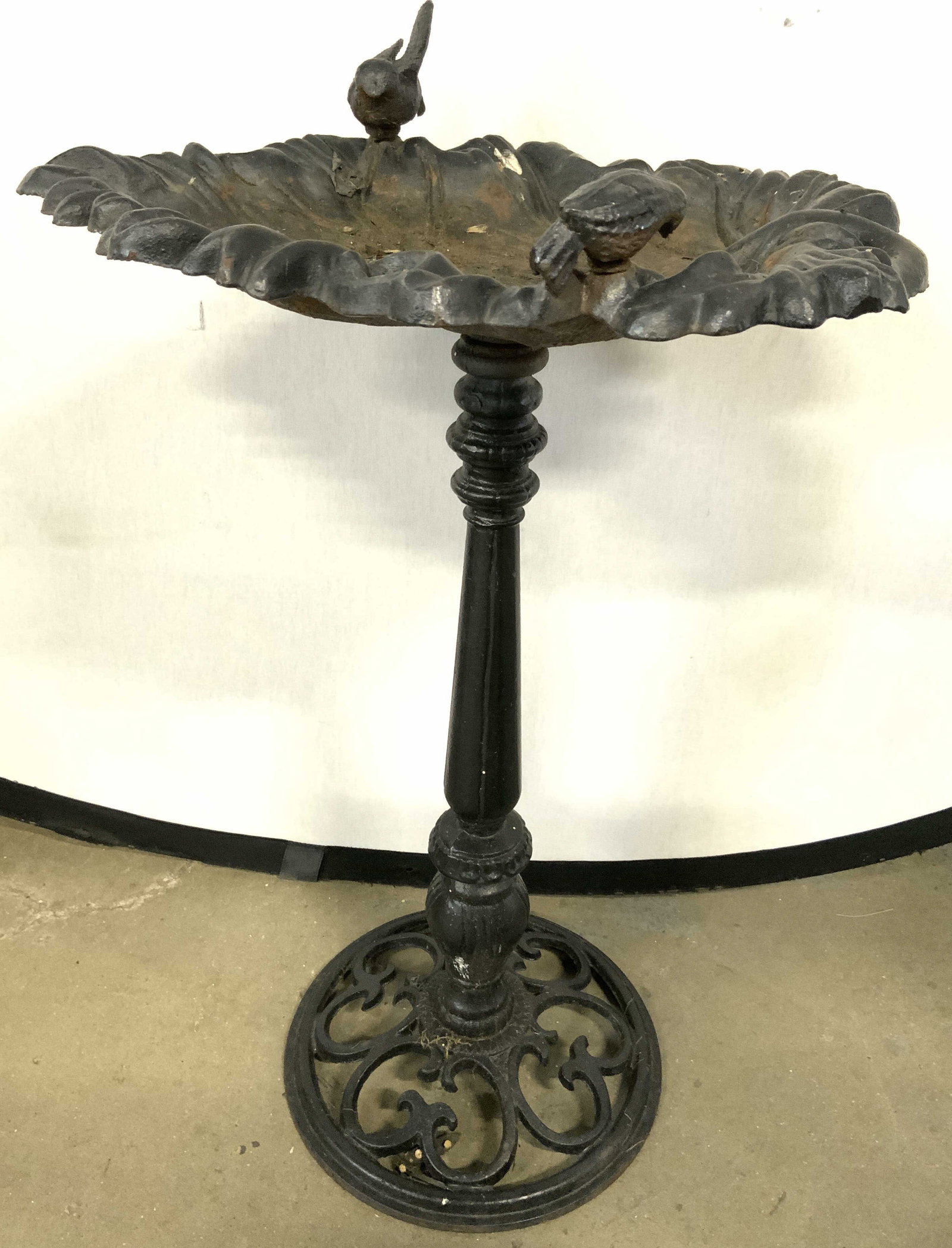 Vintage Iron Forest Frolic Birdbath: Birdbath appears to be FOREST FROLIC (No apparent markings). Piece appears to possibly be vintage. Piece is black toned & appears to be iron. Top of piece has bird figures. Measures approximately 23 i