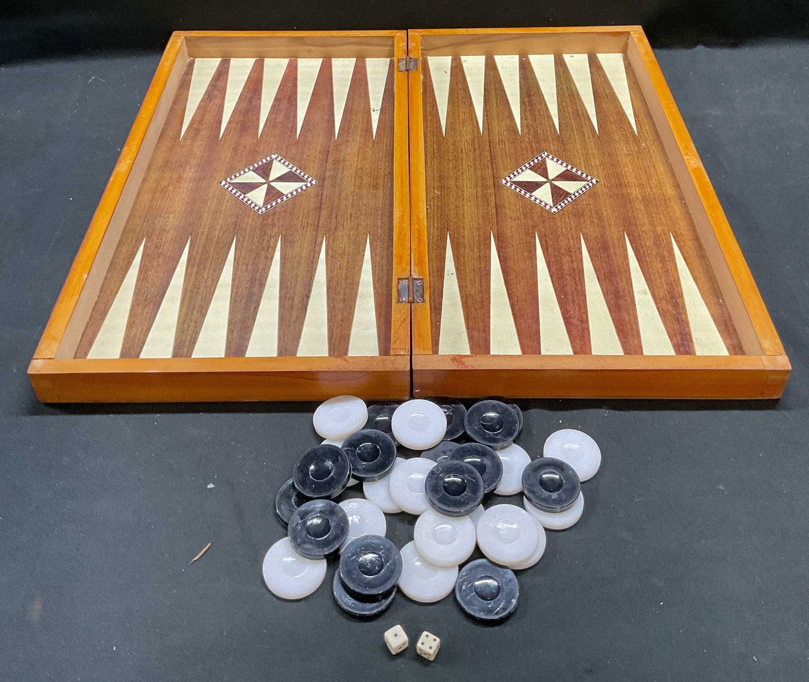 Vintage Folding Backgammon Chess Wood Board + (1 of 6)