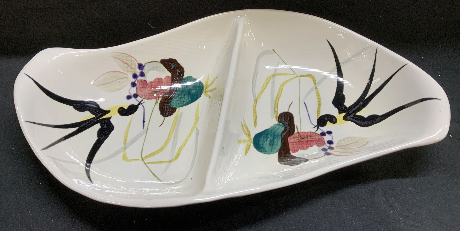 Vntg Red Wing Capistrano Divided Vegetable Bowl (1 of 7)