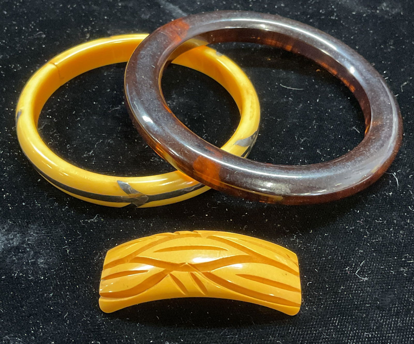 Lot 3 Amber Bangle Bracelet, Bakelite Brooch (1 of 8)