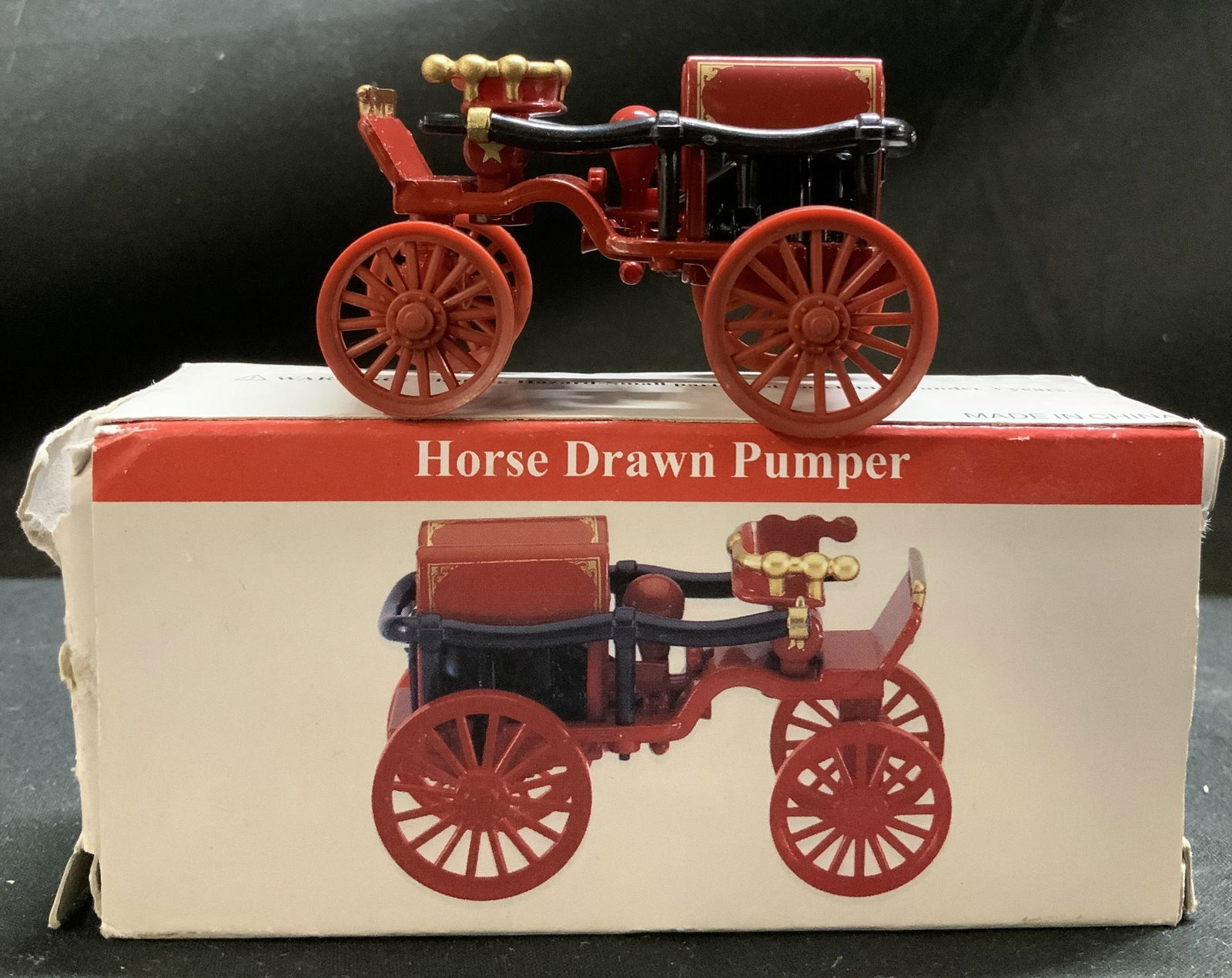 Vntg Die-Cast Metal Horse Drawn Pumper W Box (1 of 7)